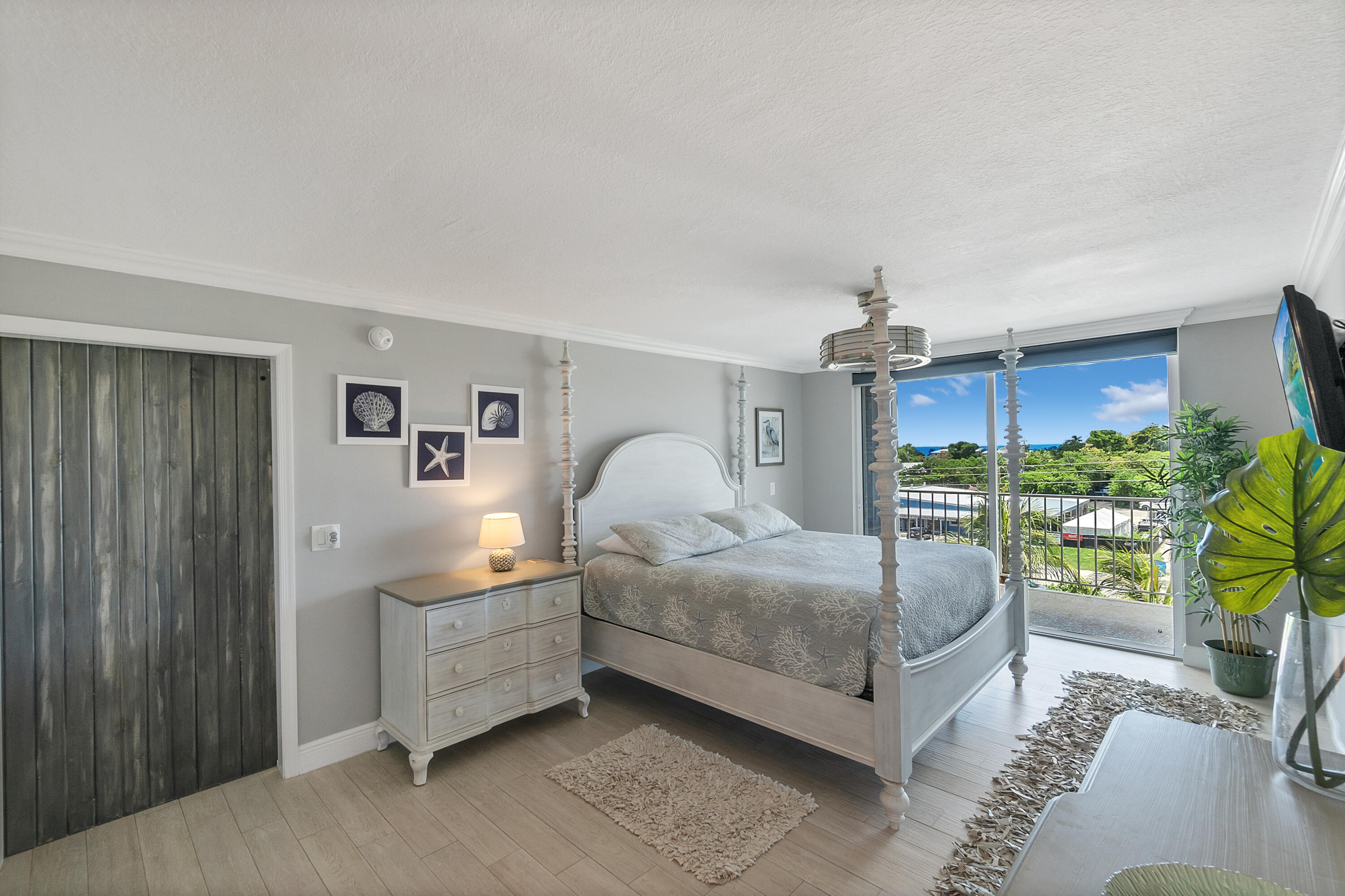 88500 Overseas Highway Unit: 502