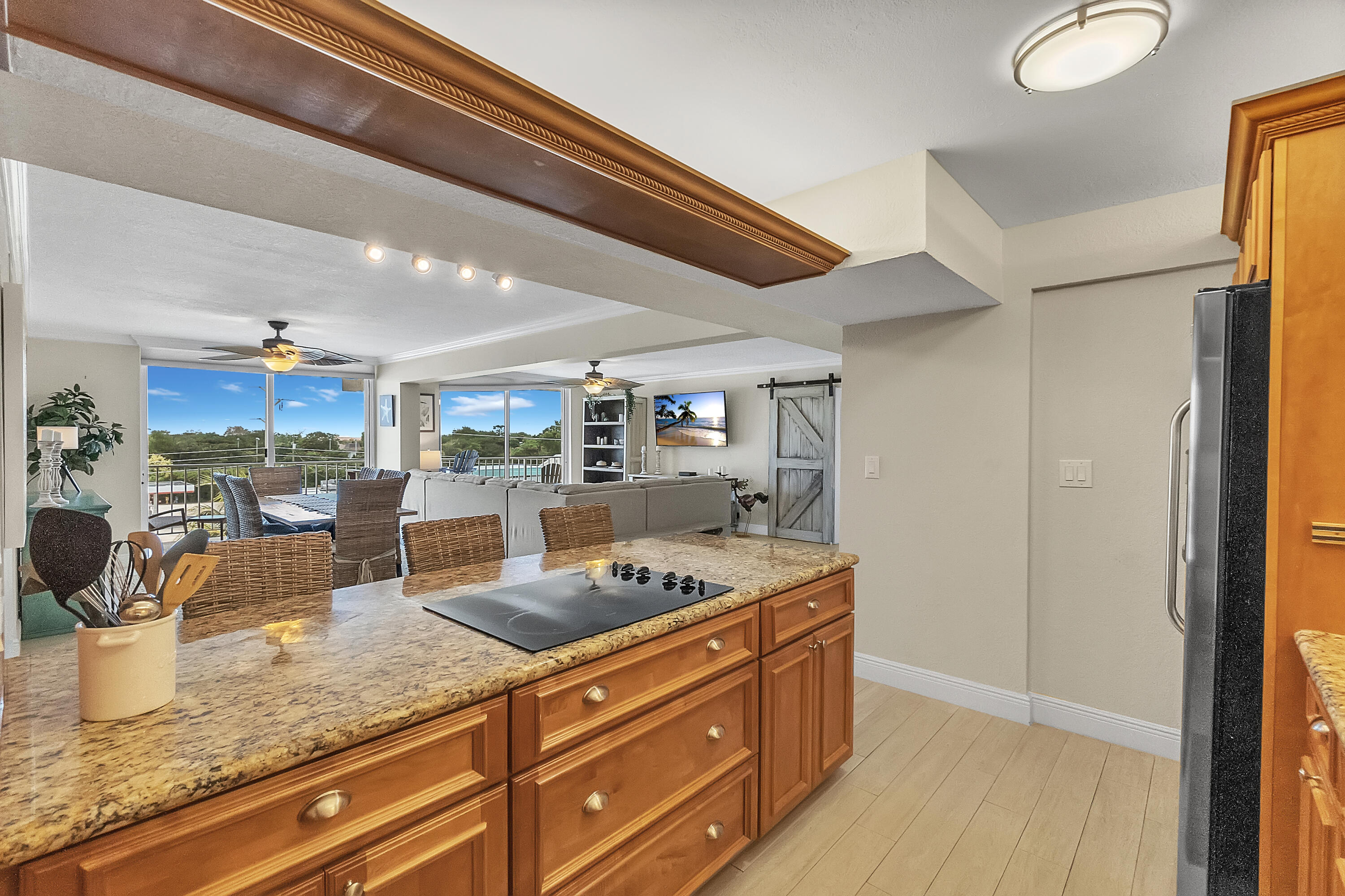 88500 Overseas Highway Unit: 502