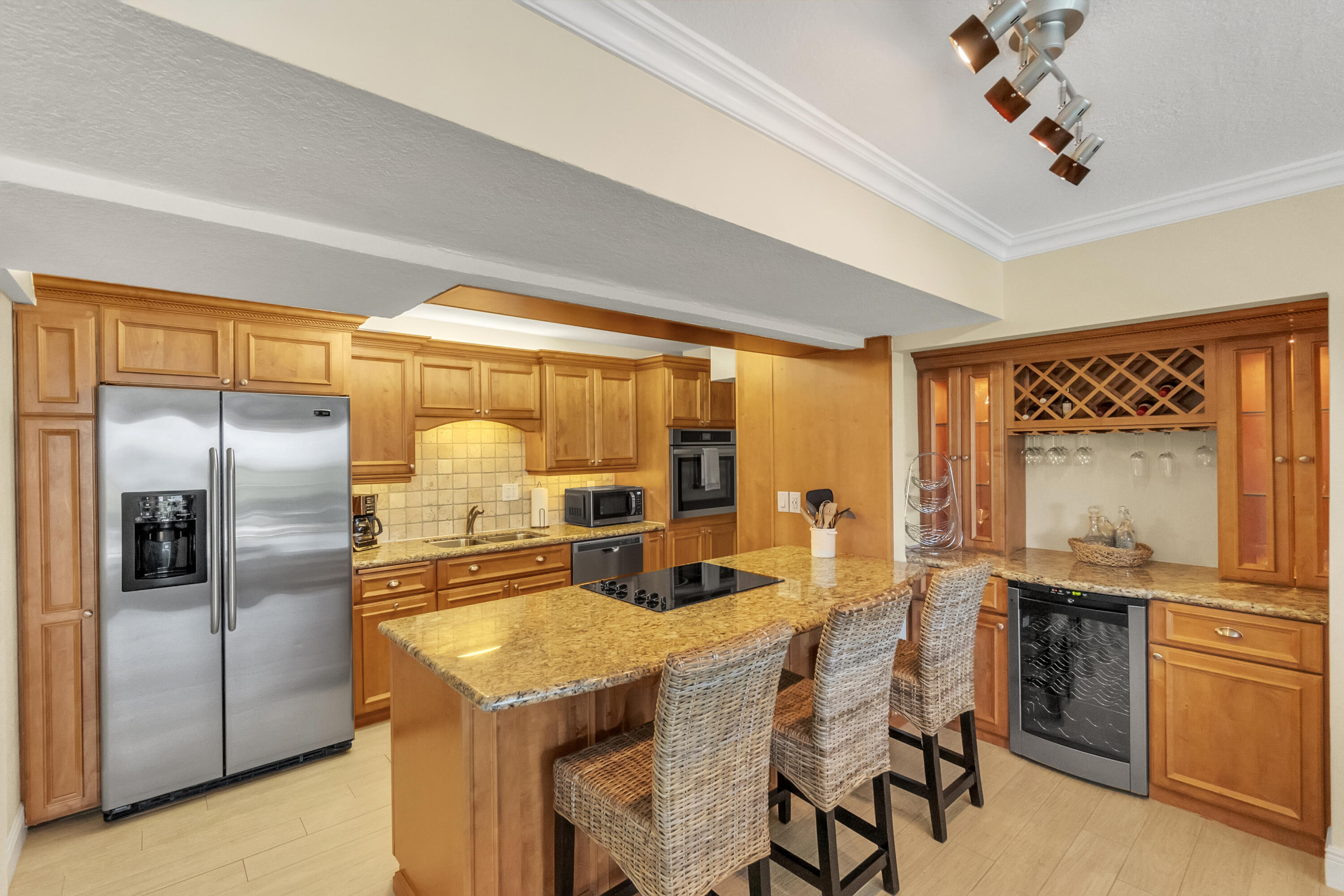 88500 Overseas Highway Unit: 502