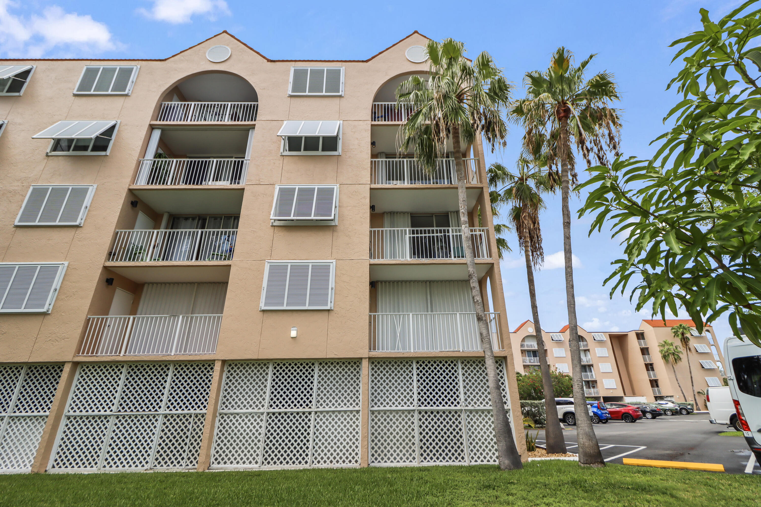 3930 S Roosevelt Boulevard Unit: S311