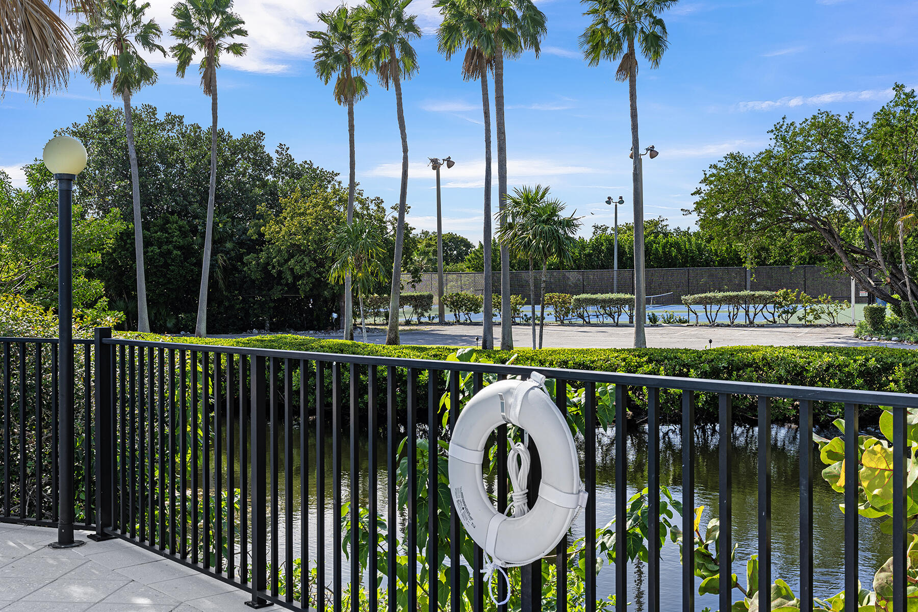 6101 Gulf Of Mexico Boulevard Unit: 101