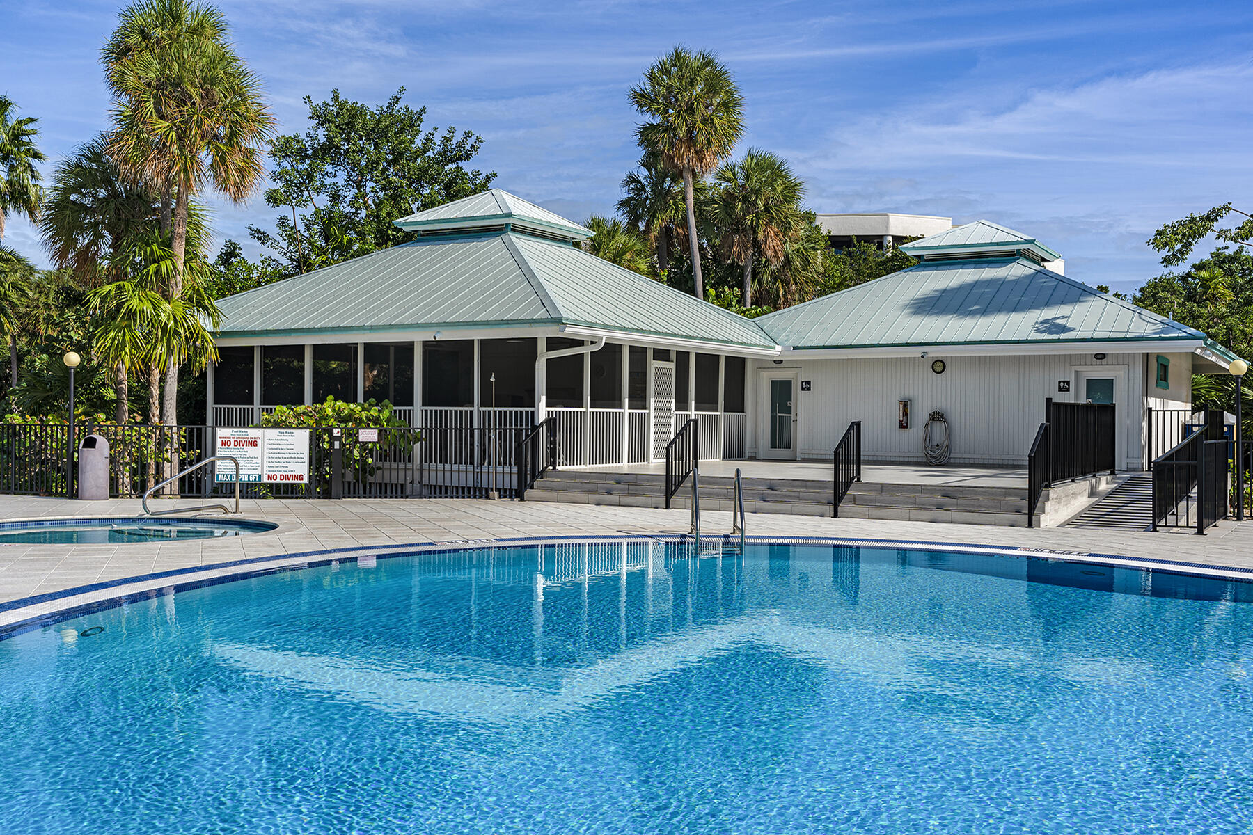 6101 Gulf Of Mexico Boulevard Unit: 101