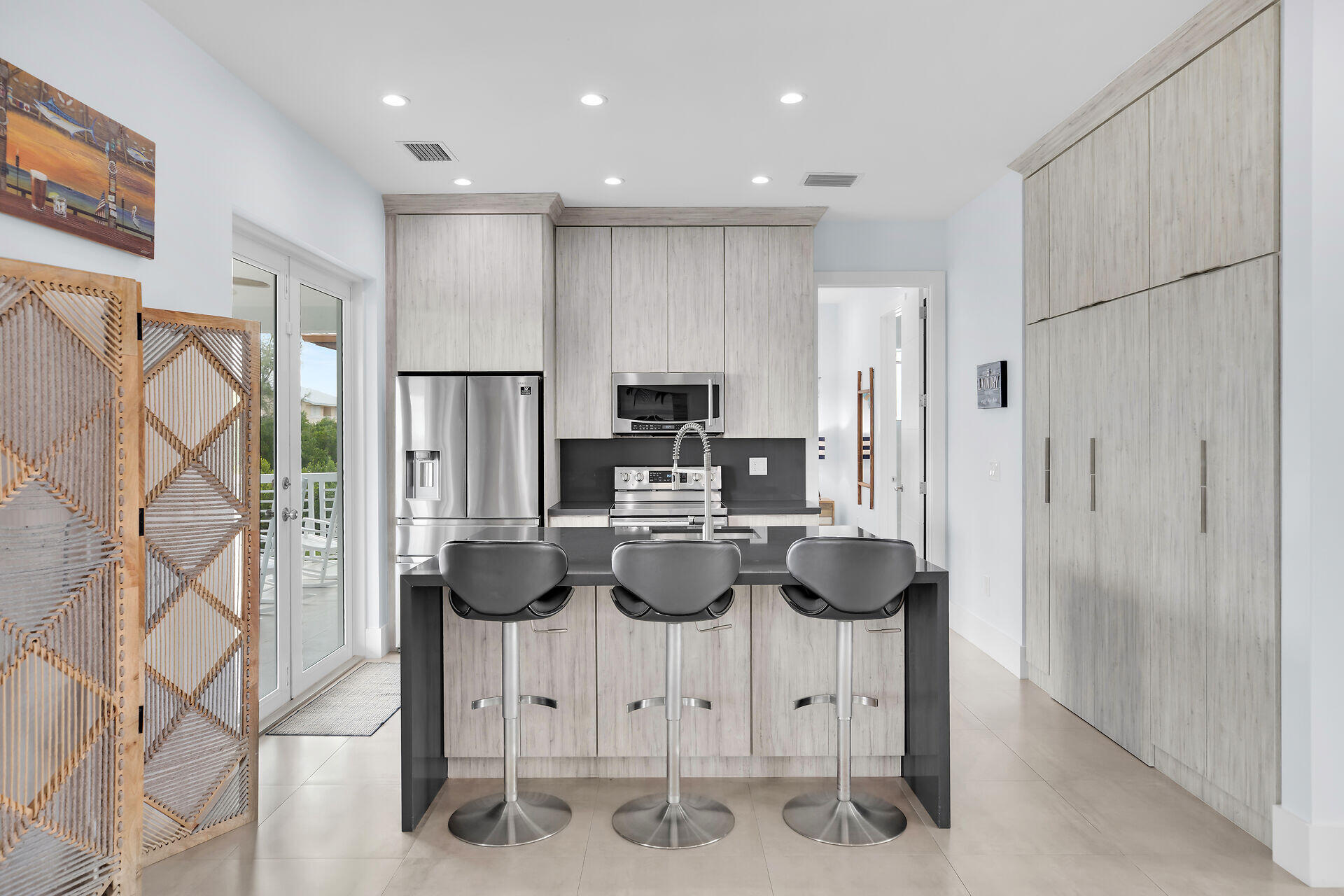 211 E Bruce Court