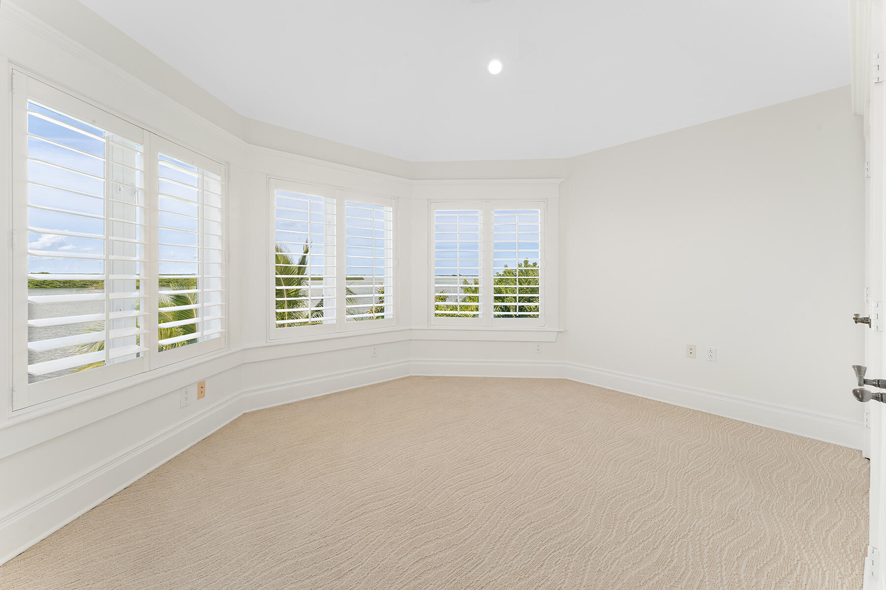 39 Cannon Royal Drive