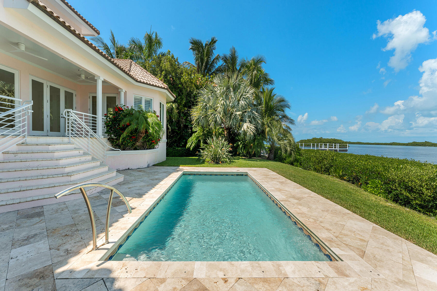 39 Cannon Royal Drive
