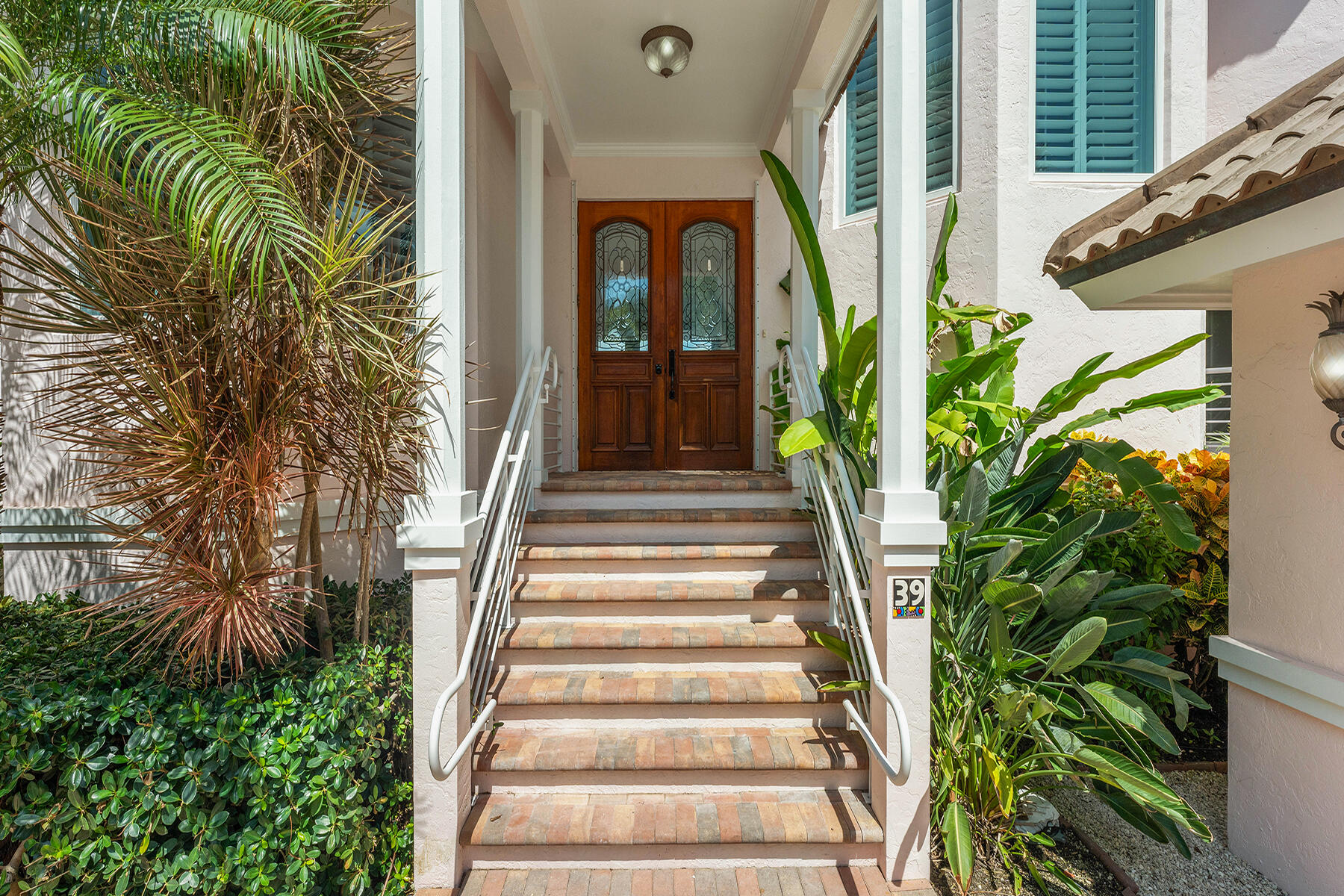 39 Cannon Royal Drive