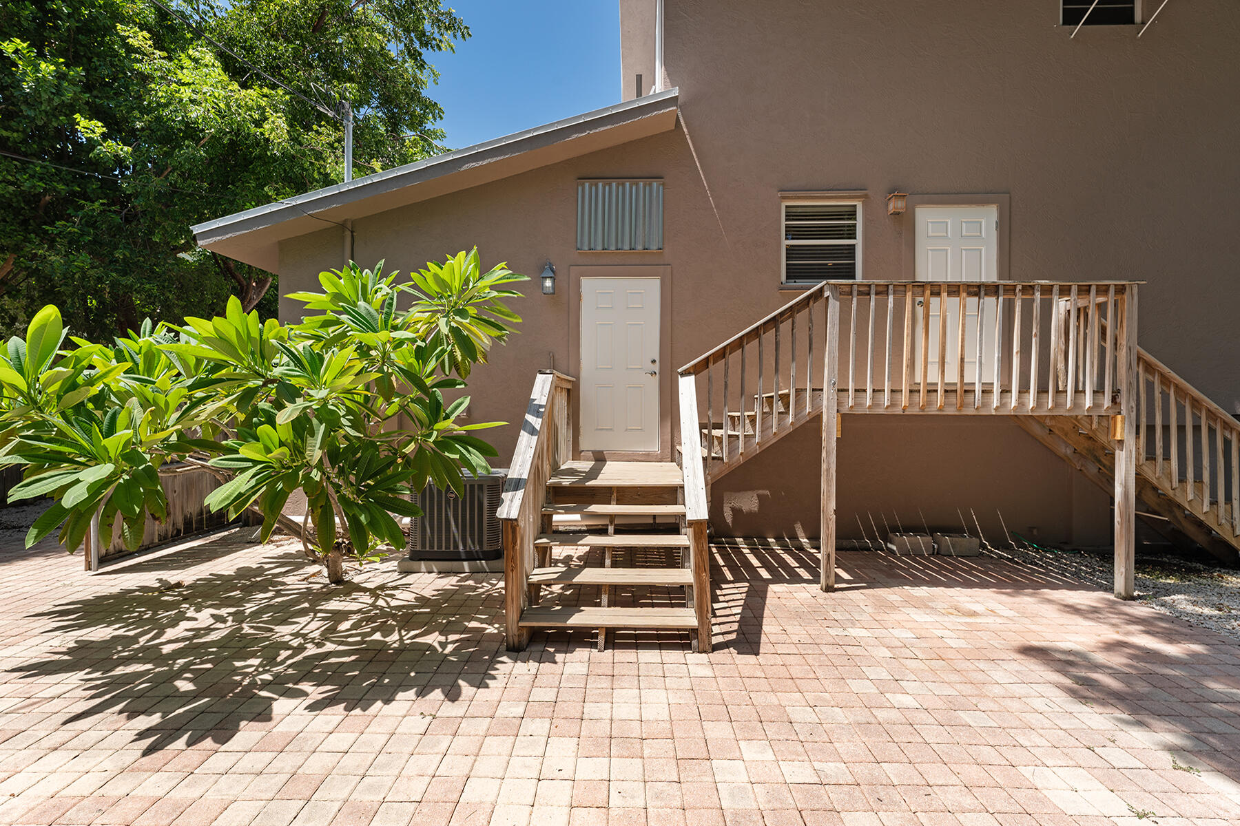 121 Gumbo Limbo Road