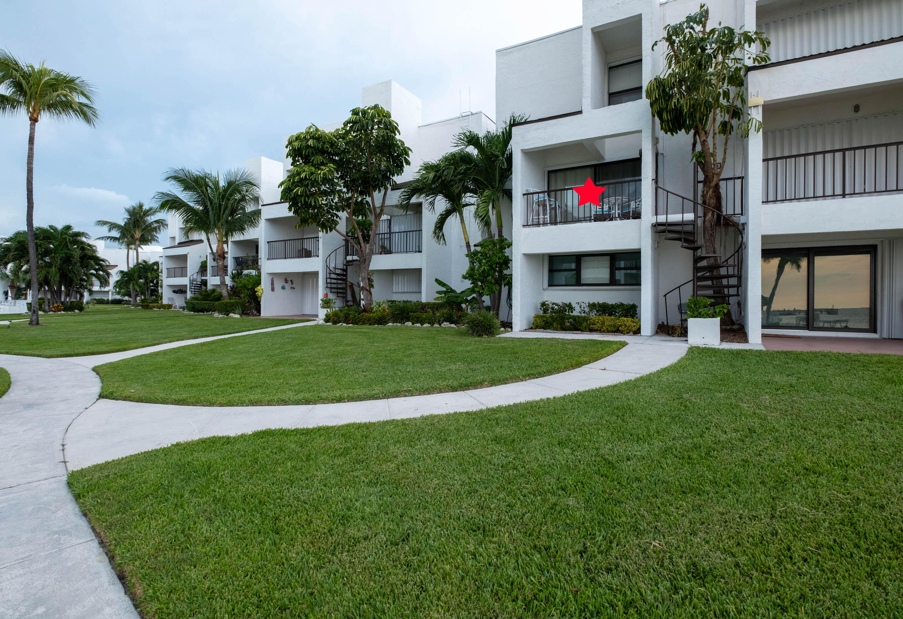 601 W Ocean Drive Unit: 414