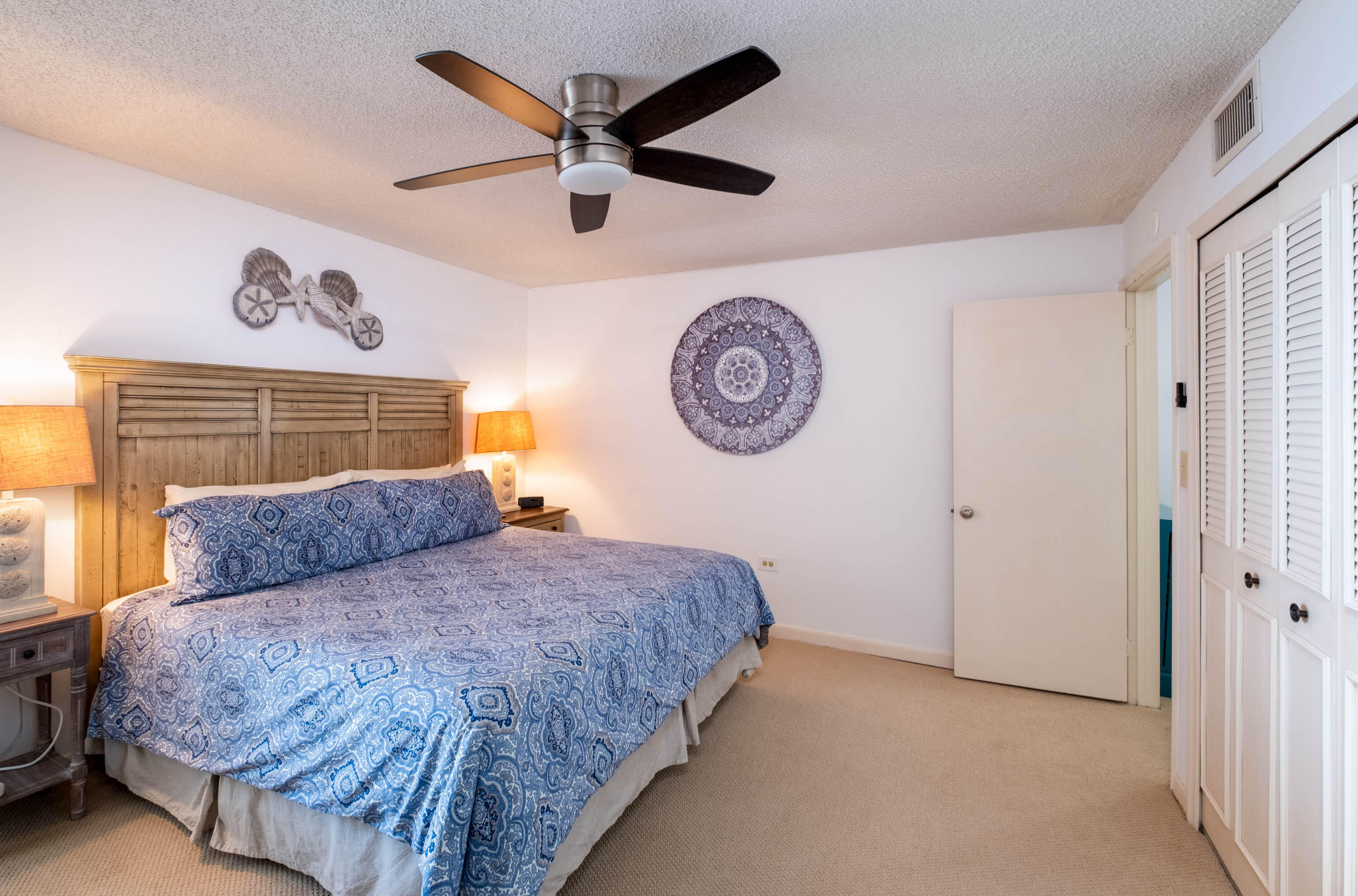 601 W Ocean Drive Unit: 414