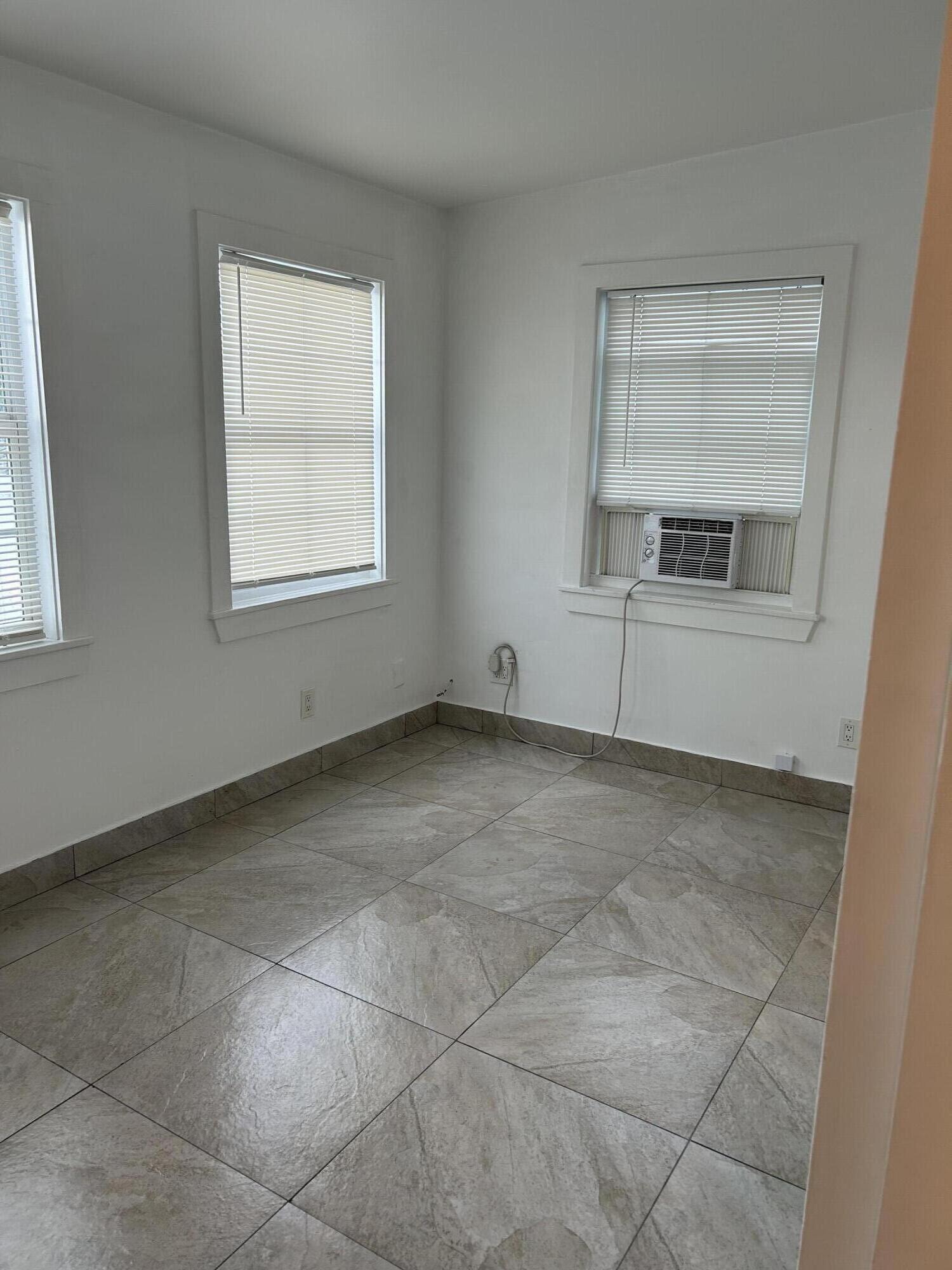 1110 White Street Unit: 2