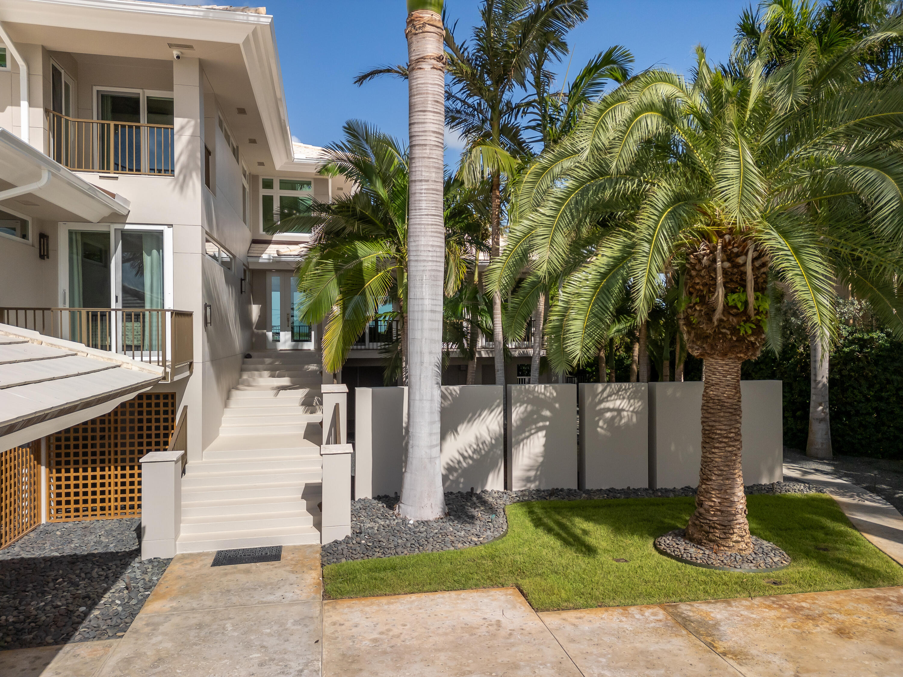 71 Cannon Royal Drive