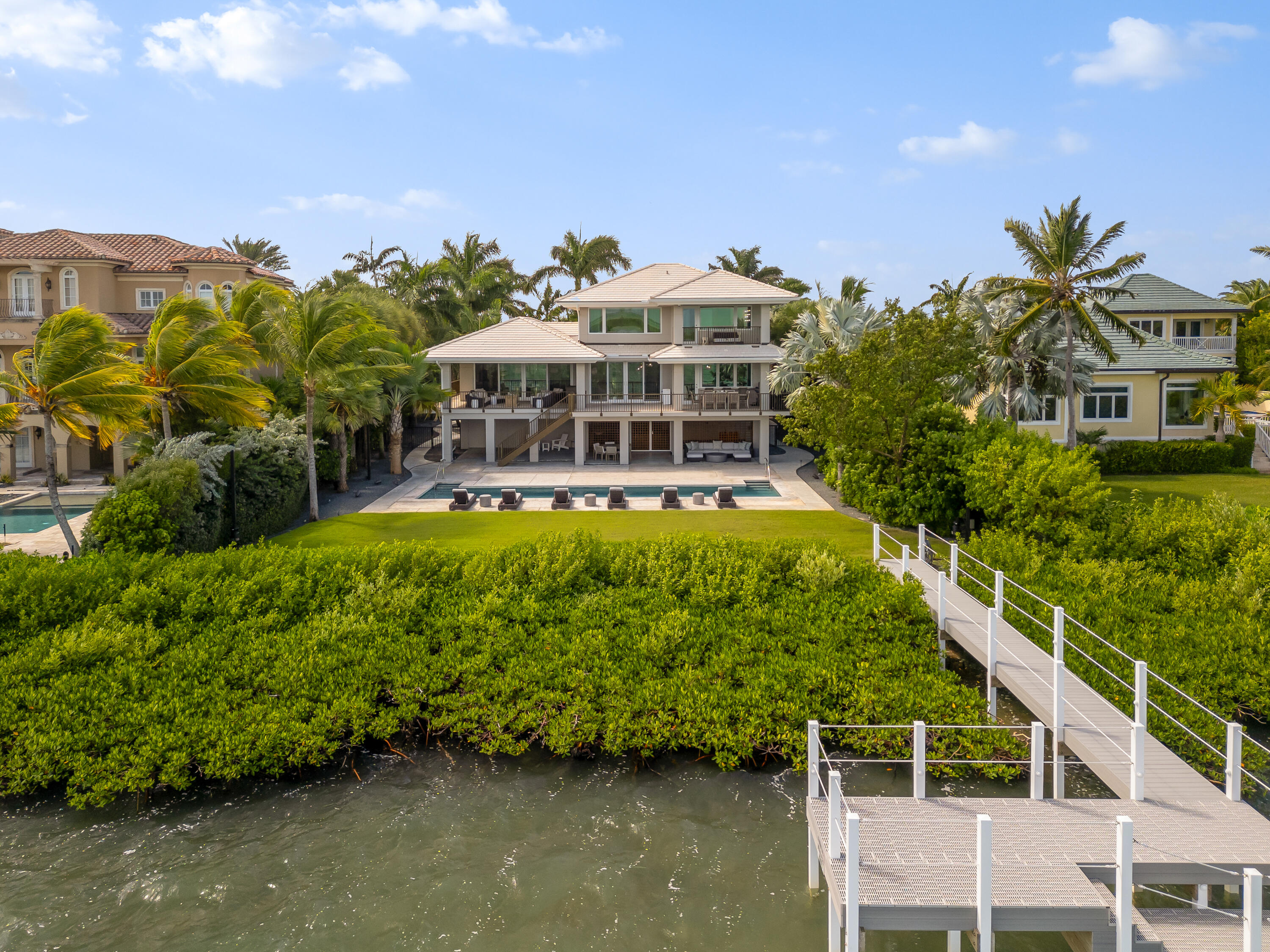 71 Cannon Royal Drive