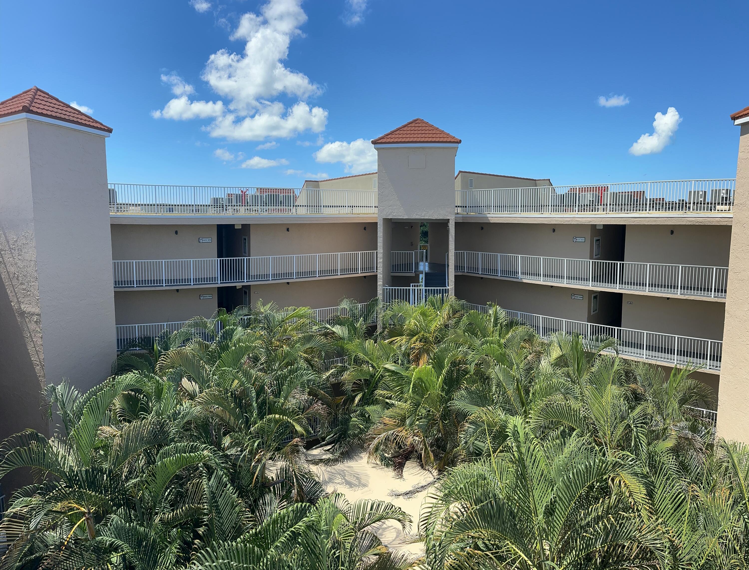 3930 S Roosevelt Boulevard Unit: E204
