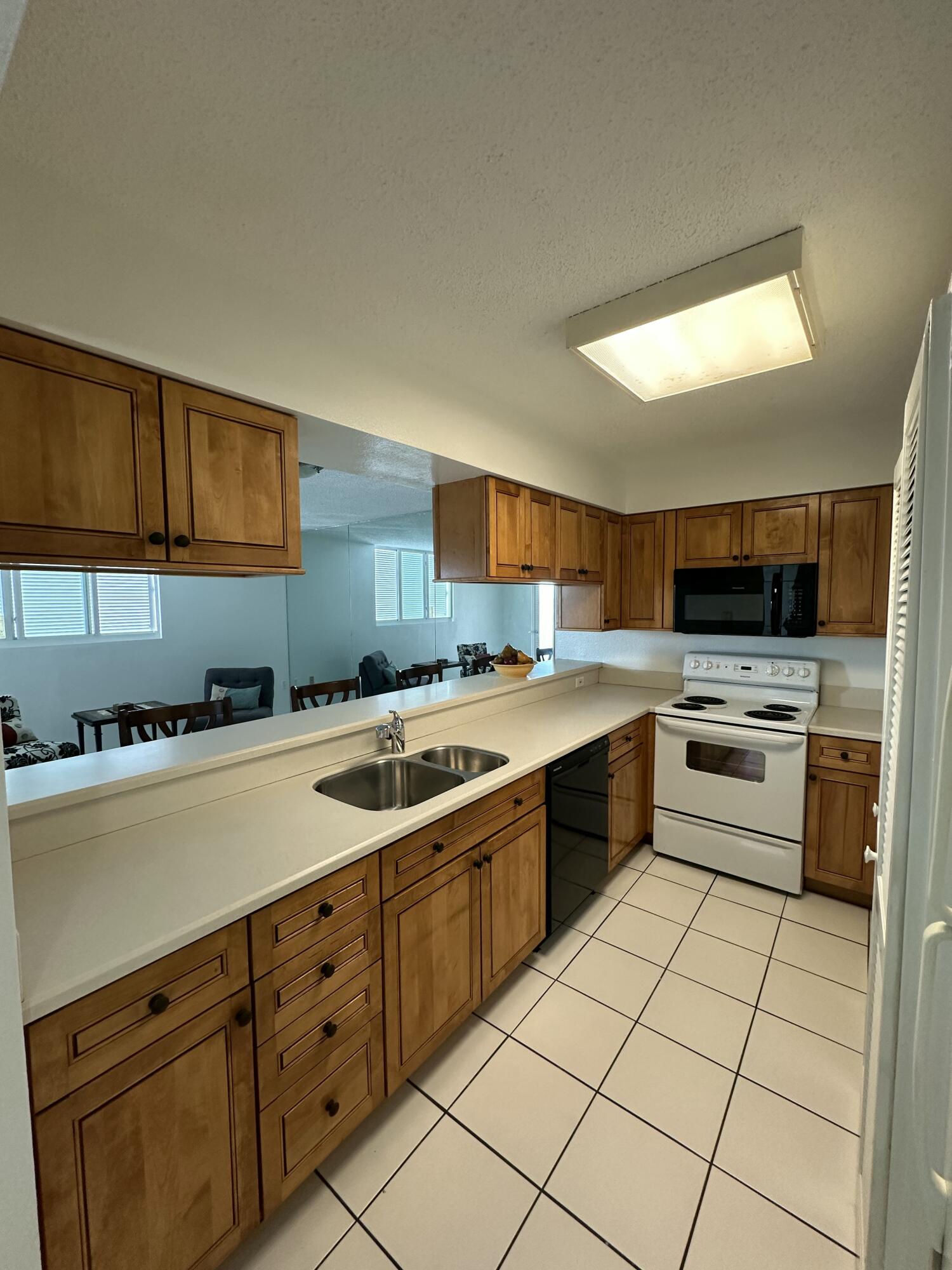 3930 S Roosevelt Boulevard Unit: E204