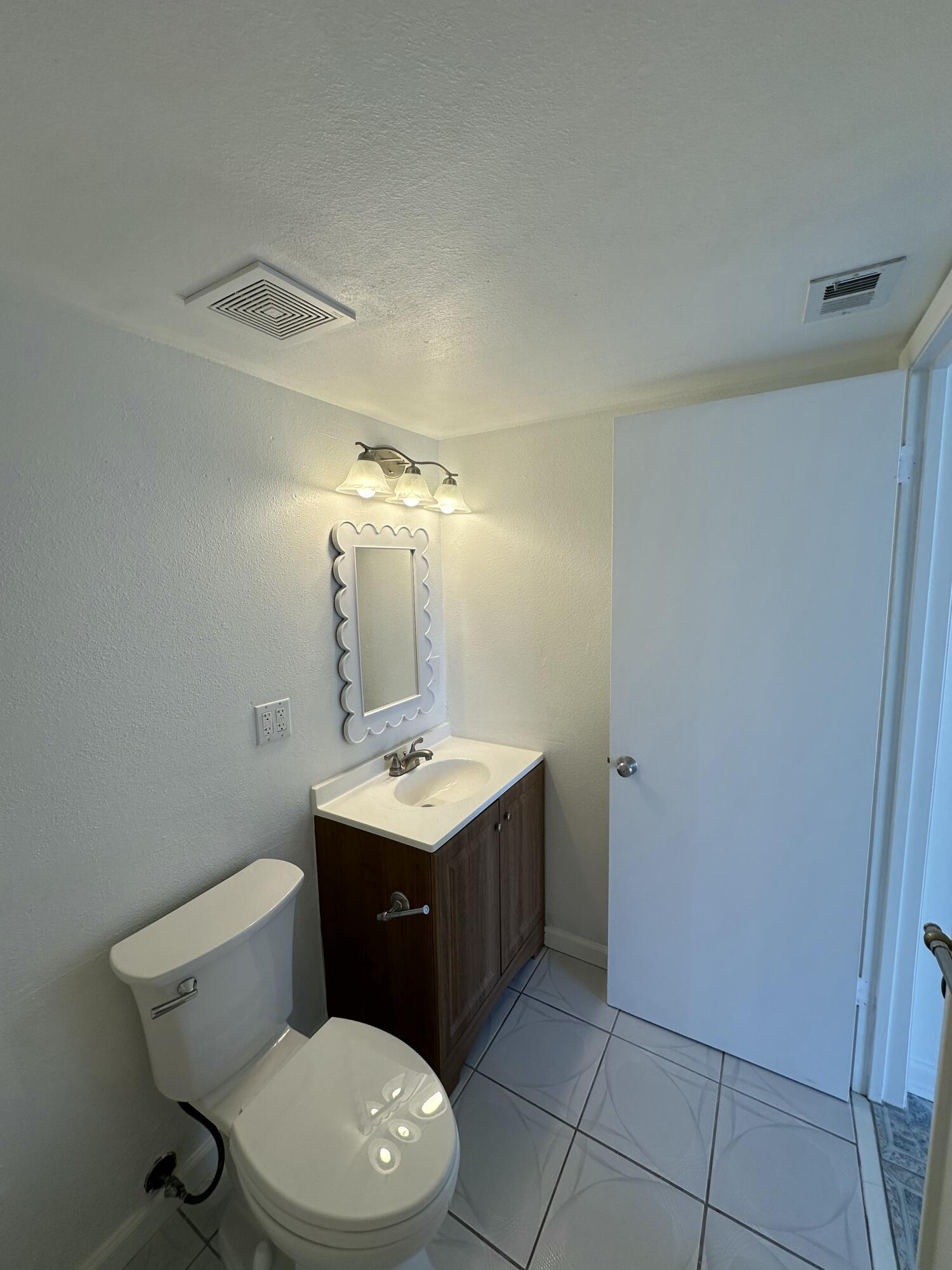 3930 S Roosevelt Boulevard Unit: E204