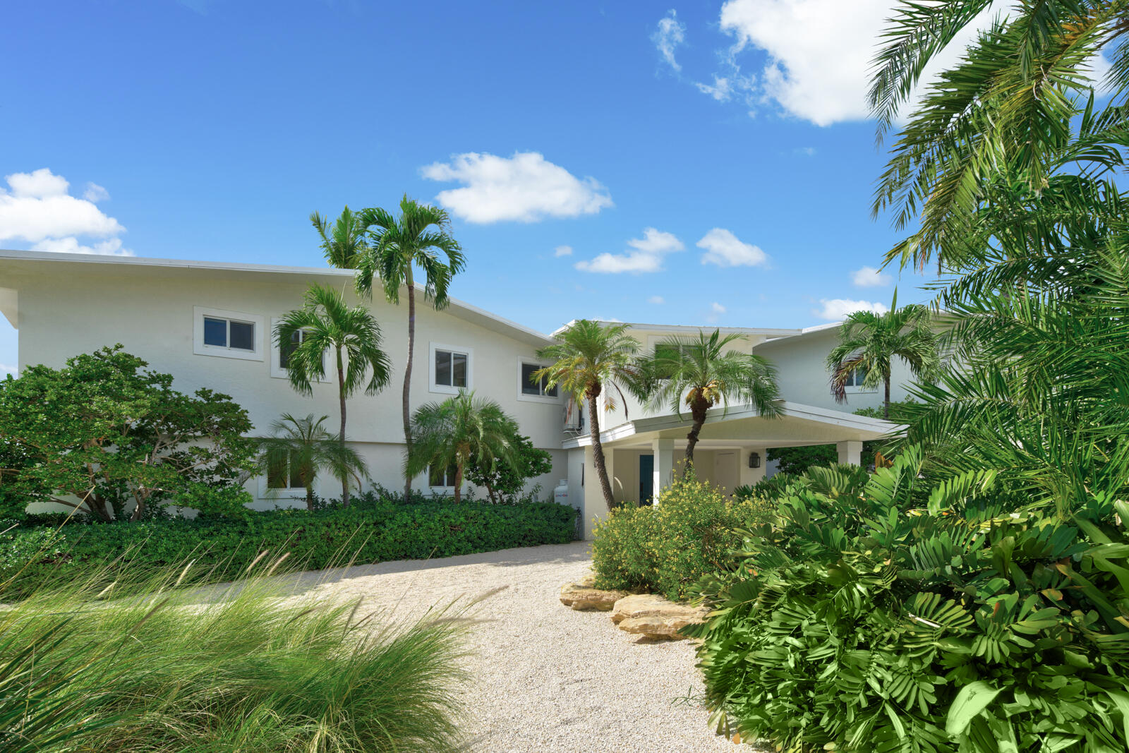 260 Plantation Avenue