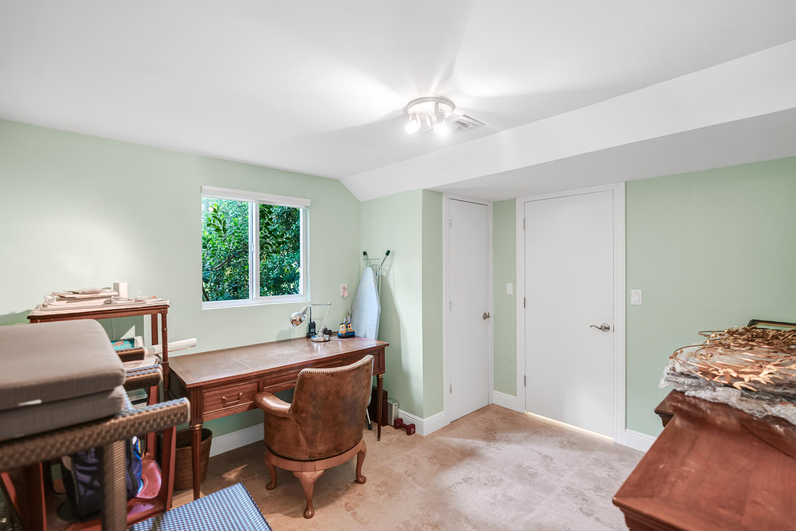 260 Plantation Avenue