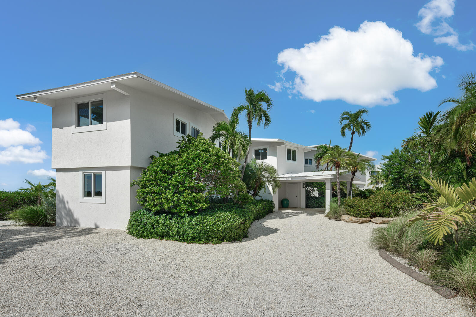 260 Plantation Avenue