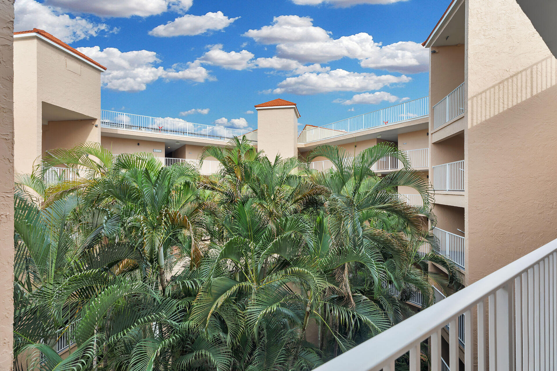 3930 S Roosevelt Boulevard Unit: E304