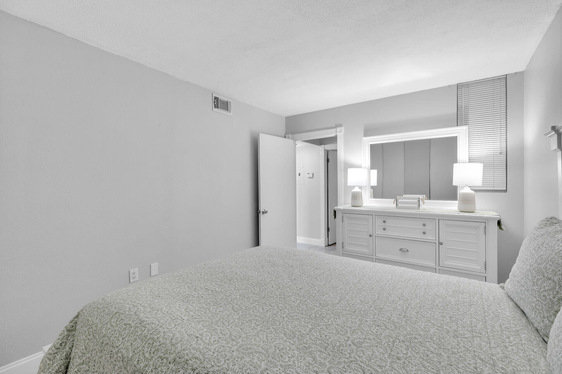 3930 S Roosevelt Boulevard Unit: E304
