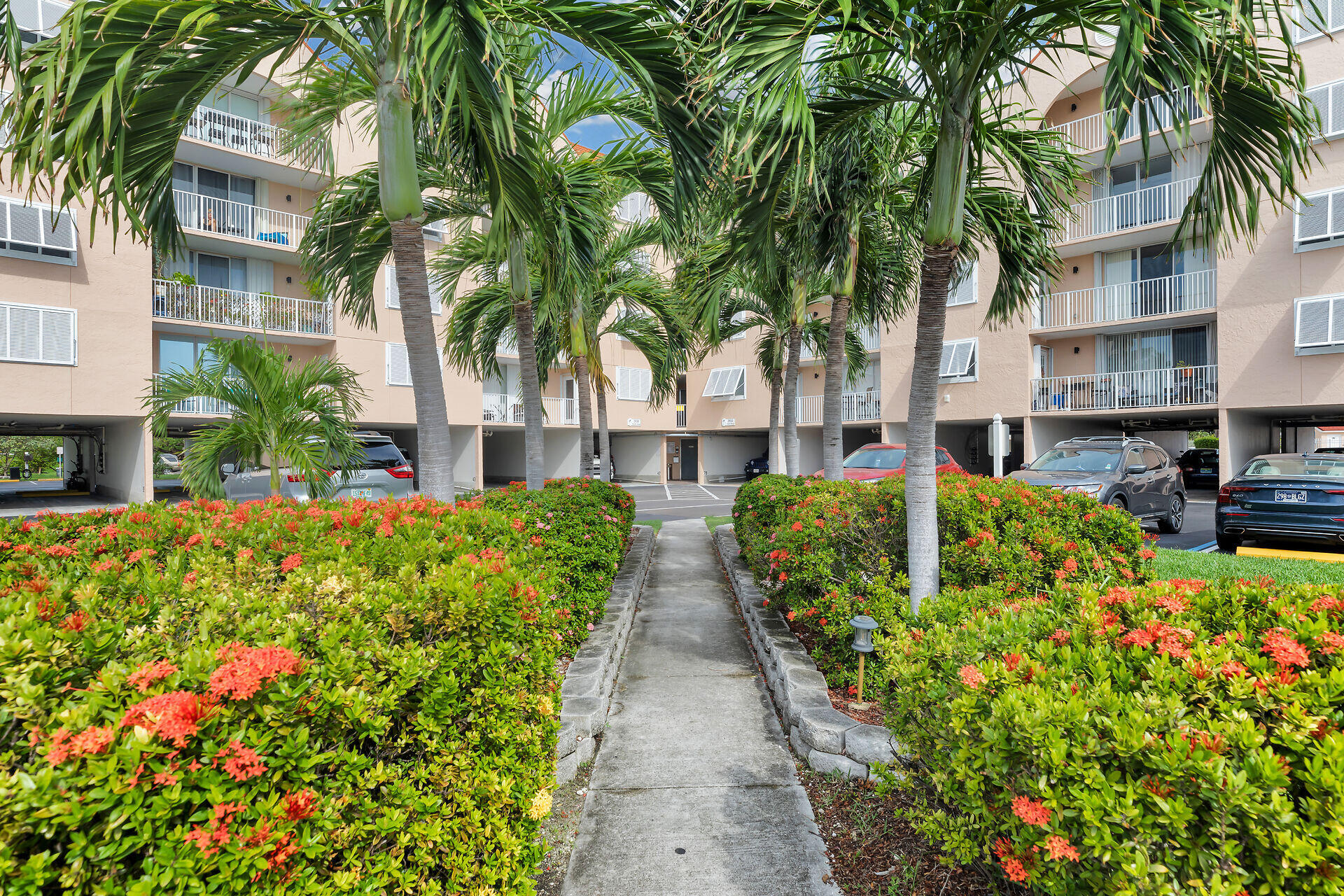 3930 S Roosevelt Boulevard Unit: E304
