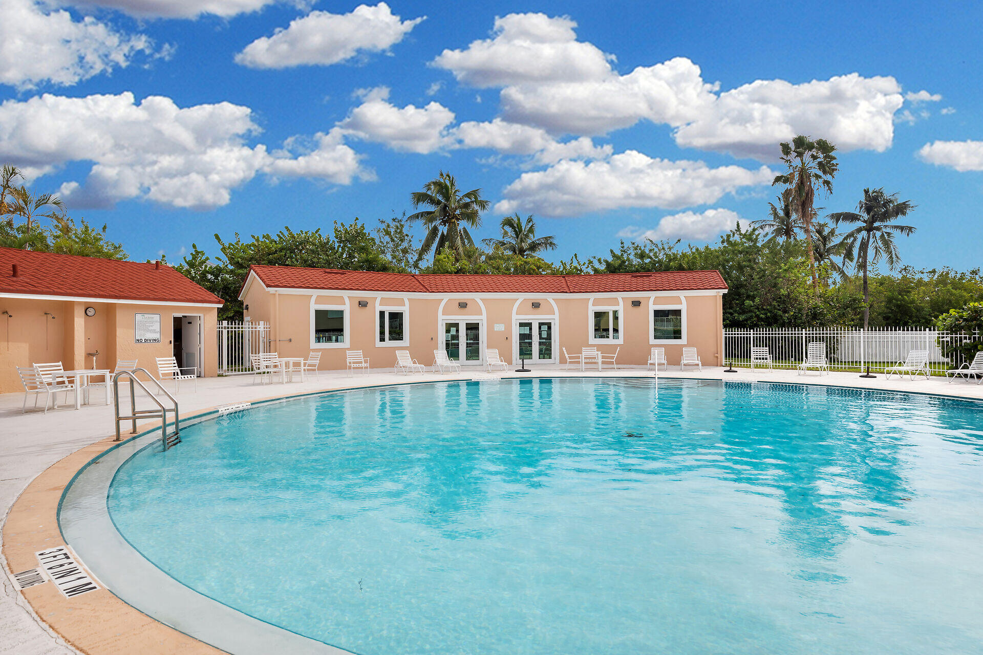 3930 S Roosevelt Boulevard Unit: E304