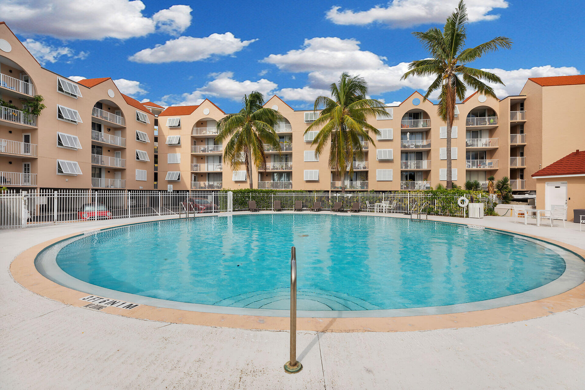 3930 S Roosevelt Boulevard Unit: E304