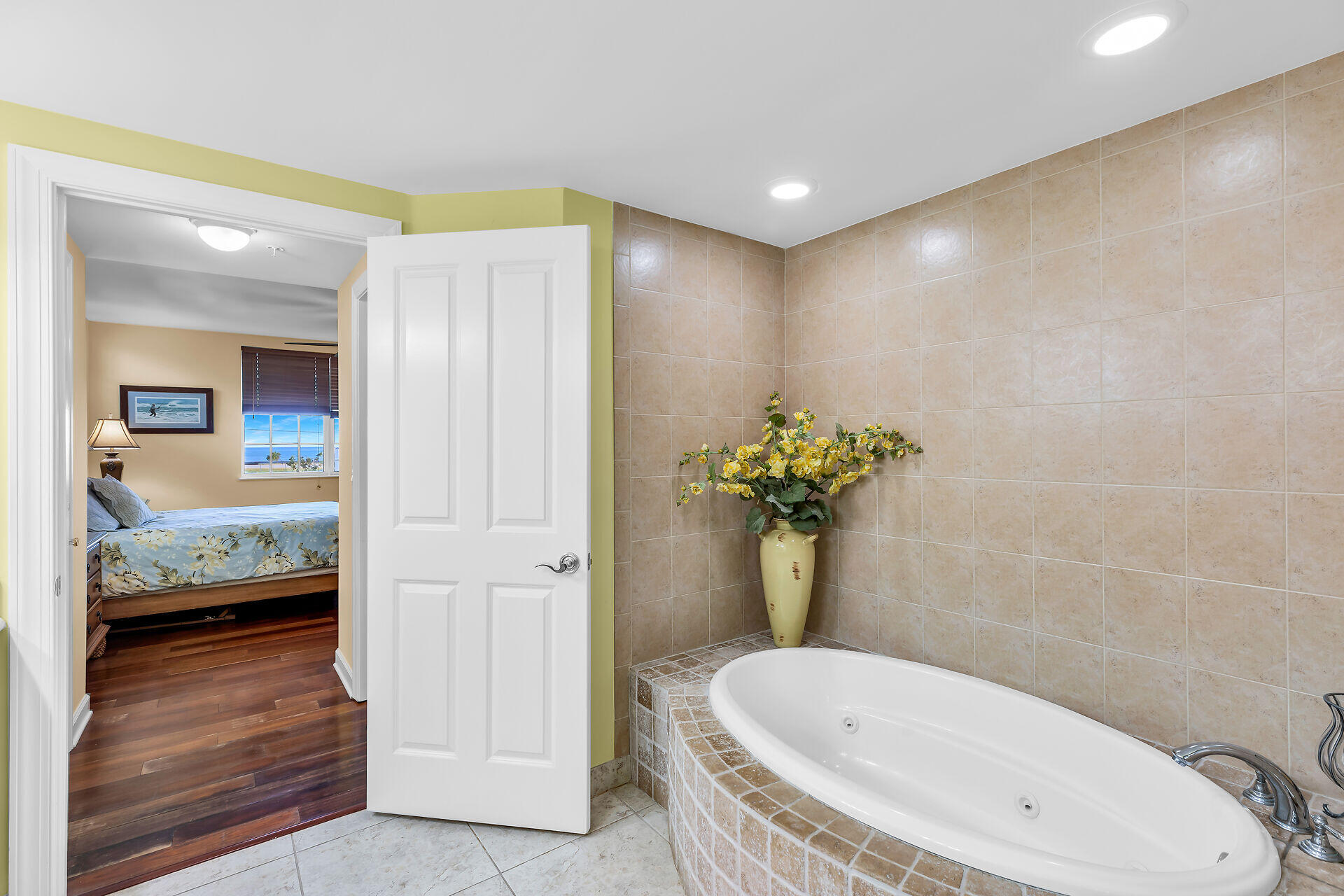 101 Gulfview Drive Unit: 114D & 30' boat slip with lift