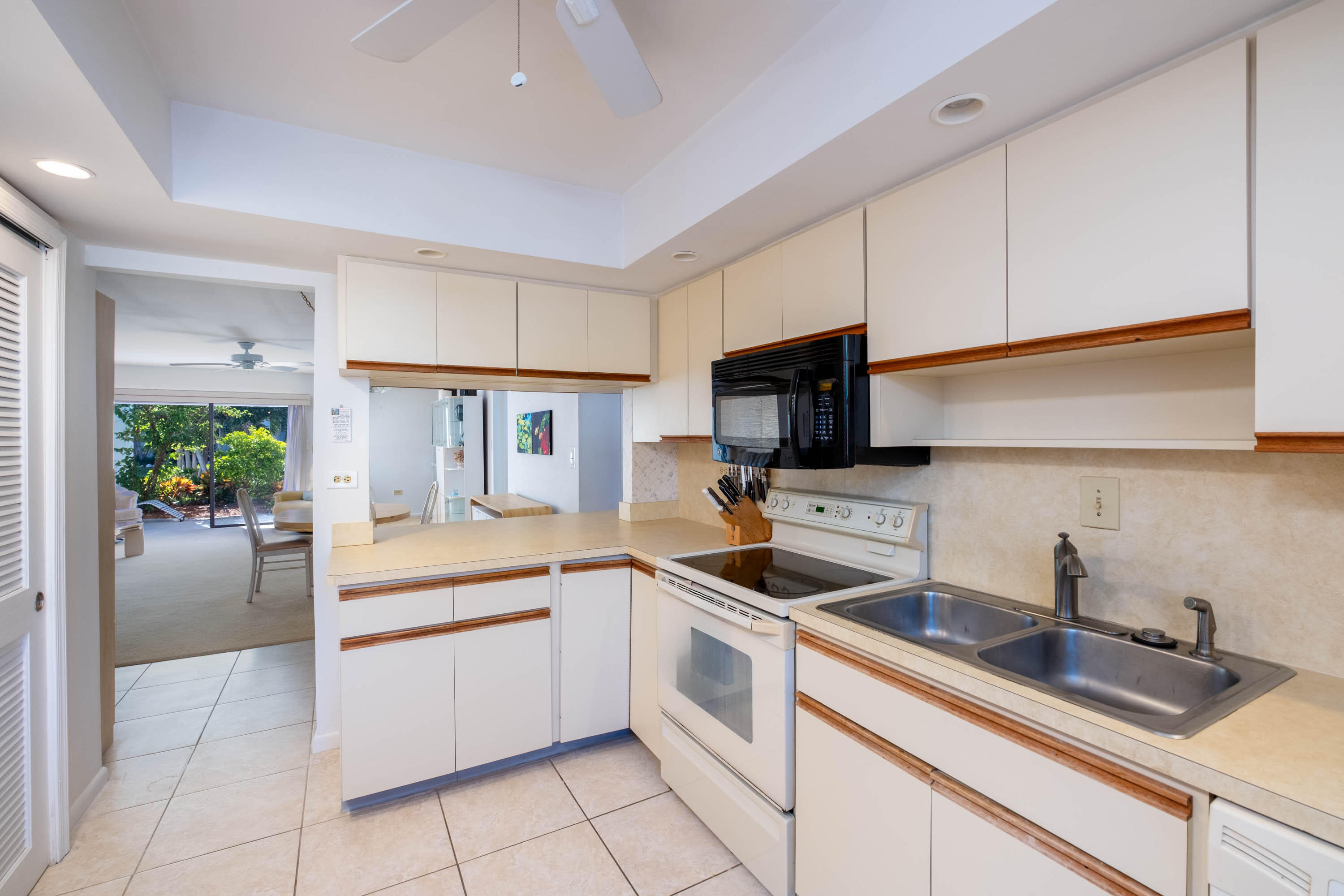 601 W Ocean Drive Unit: 401A