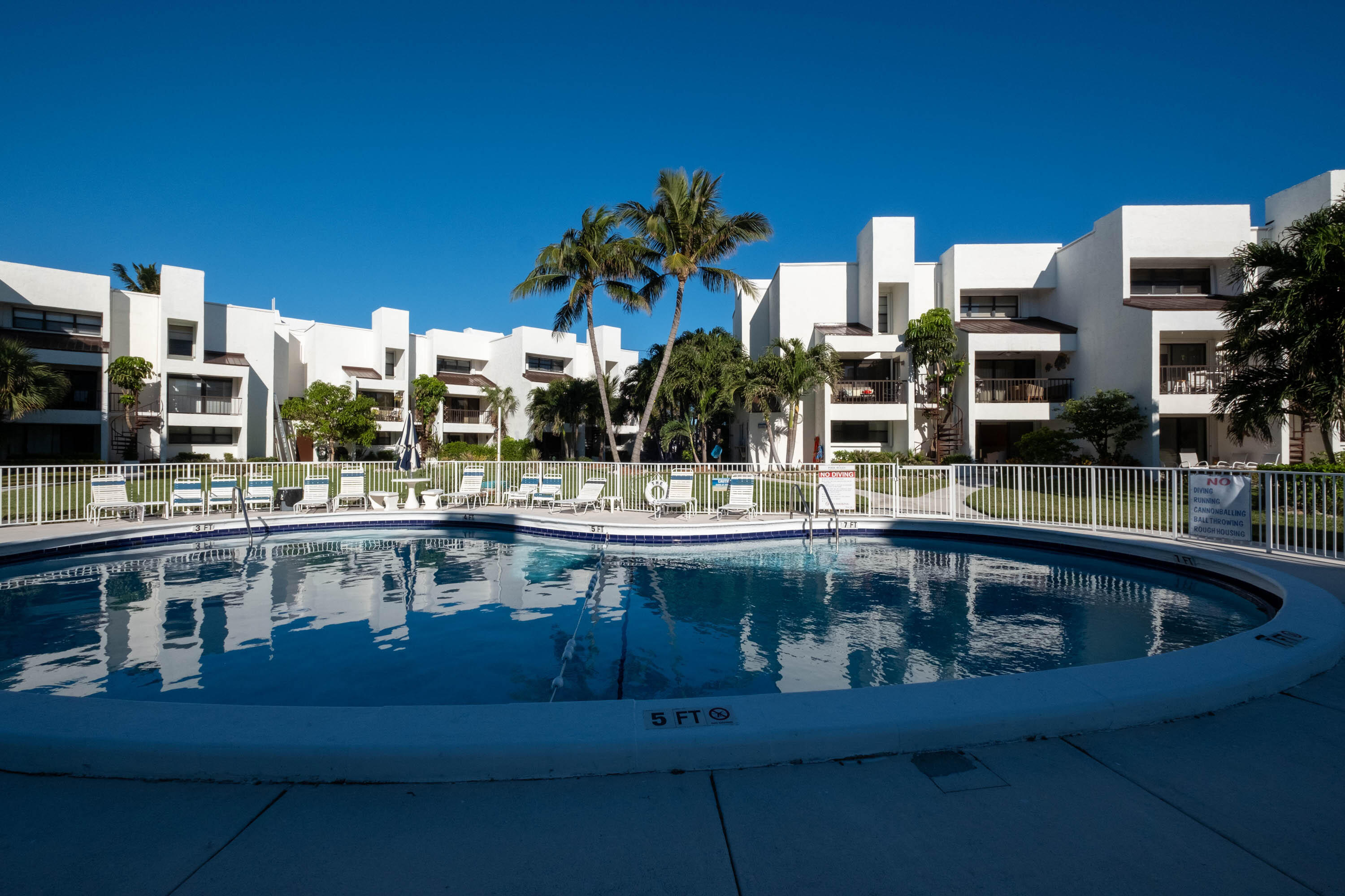 601 W Ocean Drive Unit: 401A