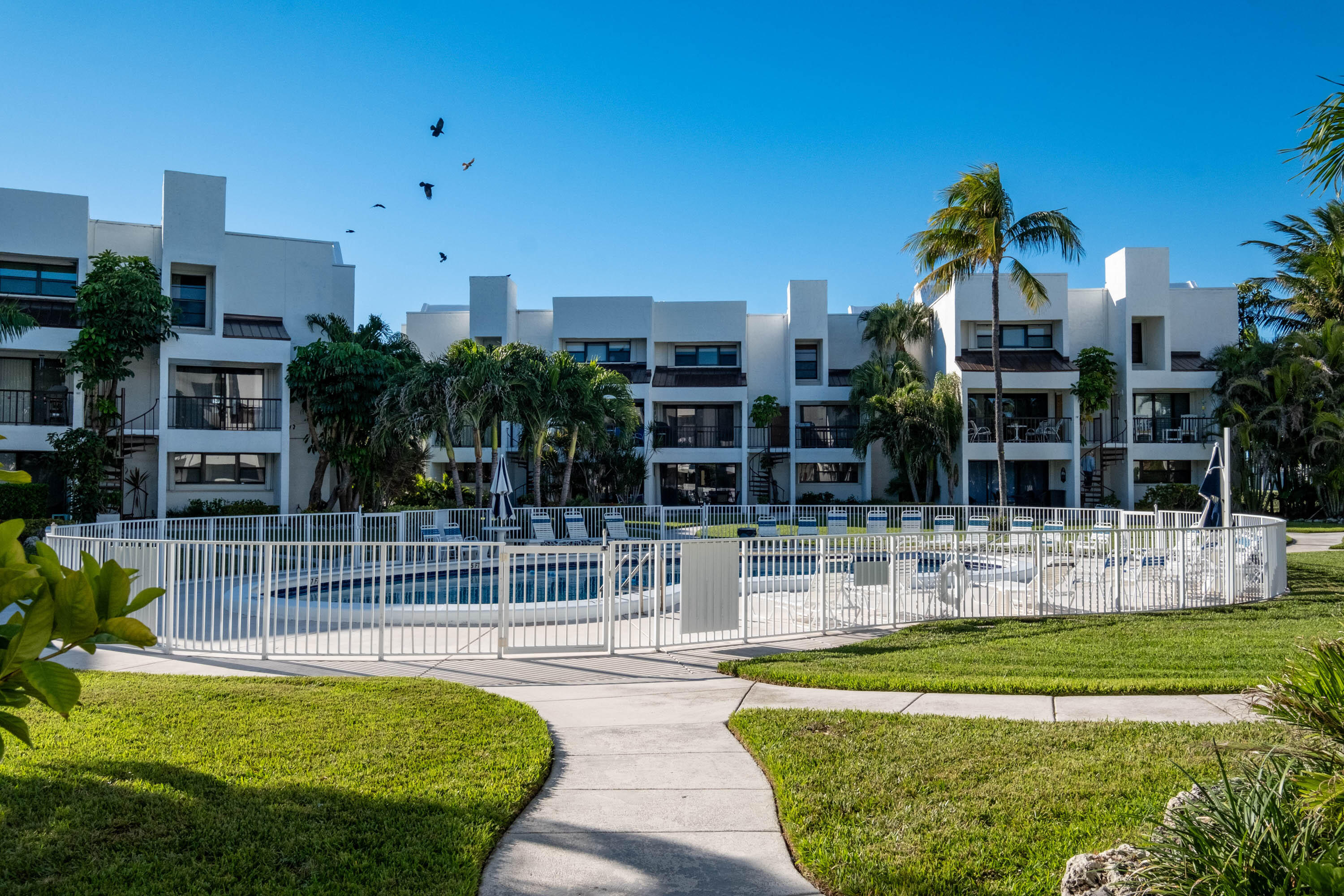 601 W Ocean Drive Unit: 401A