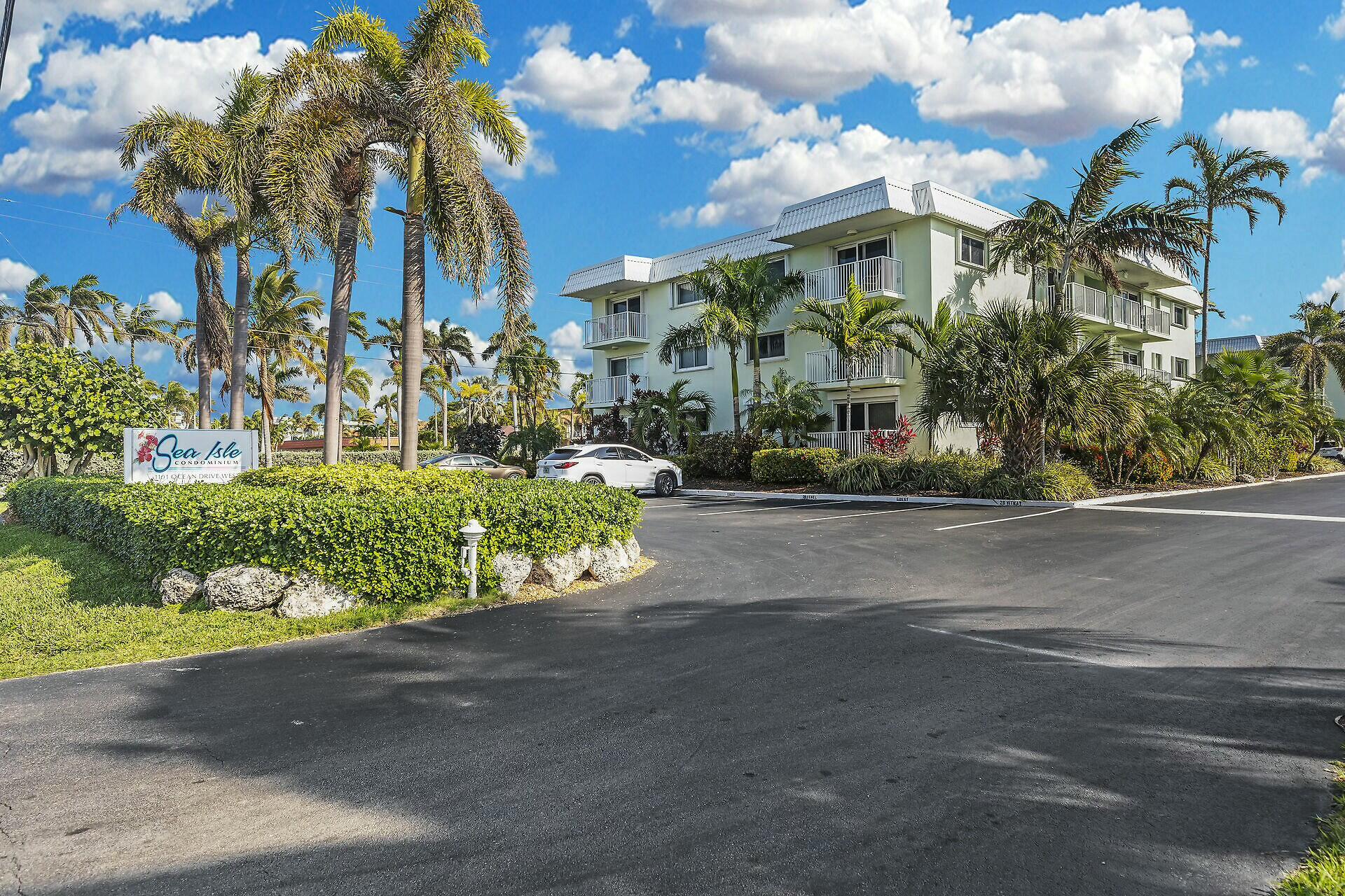 1101 W Ocean Drive Unit: 23
