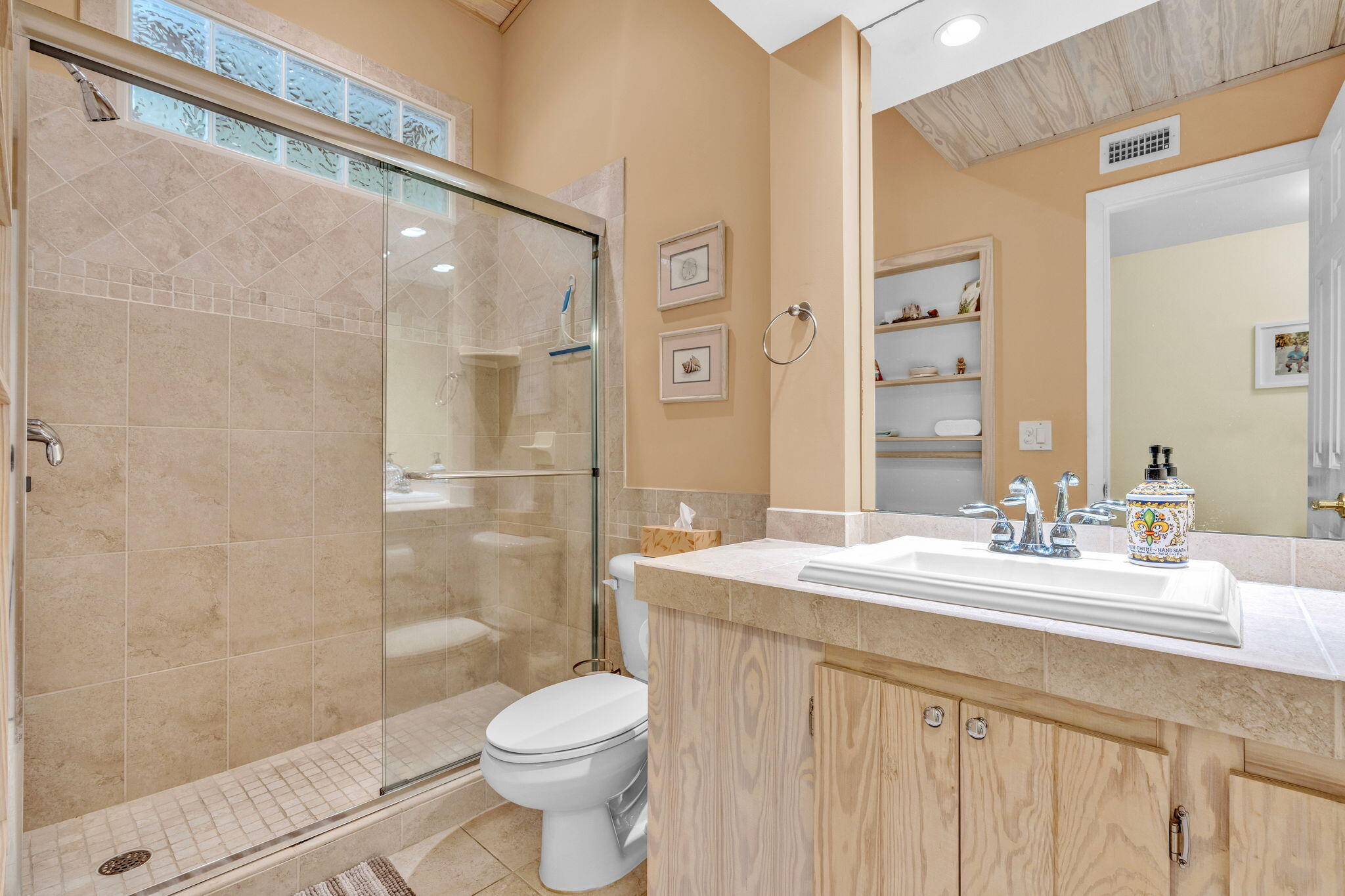 87200 Overseas Highway Unit: M9