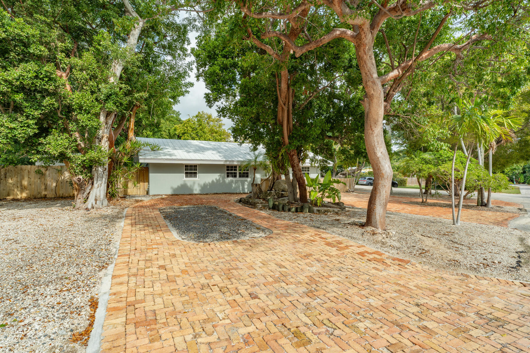 273 Hibiscus Street