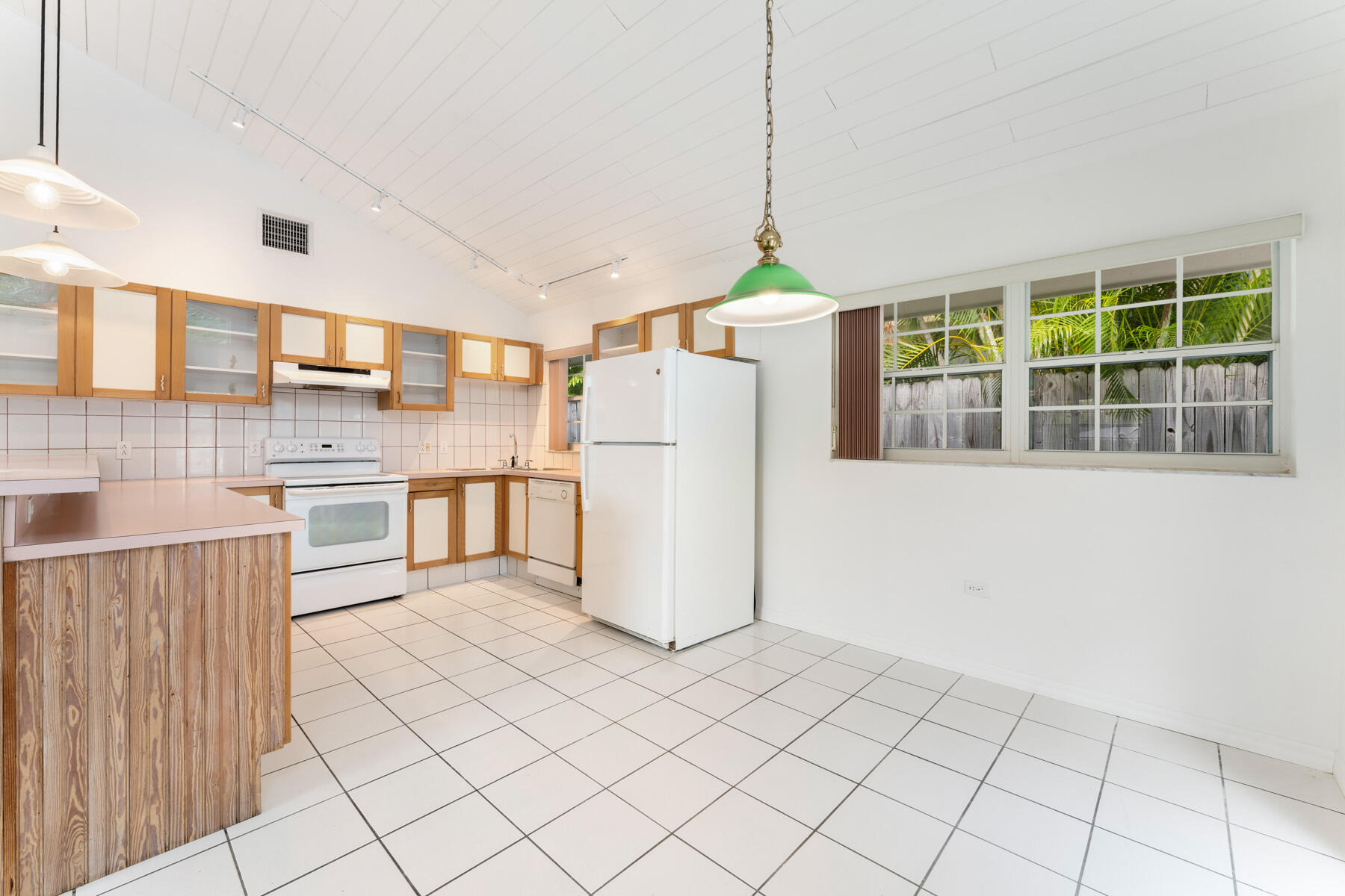 273 Hibiscus Street