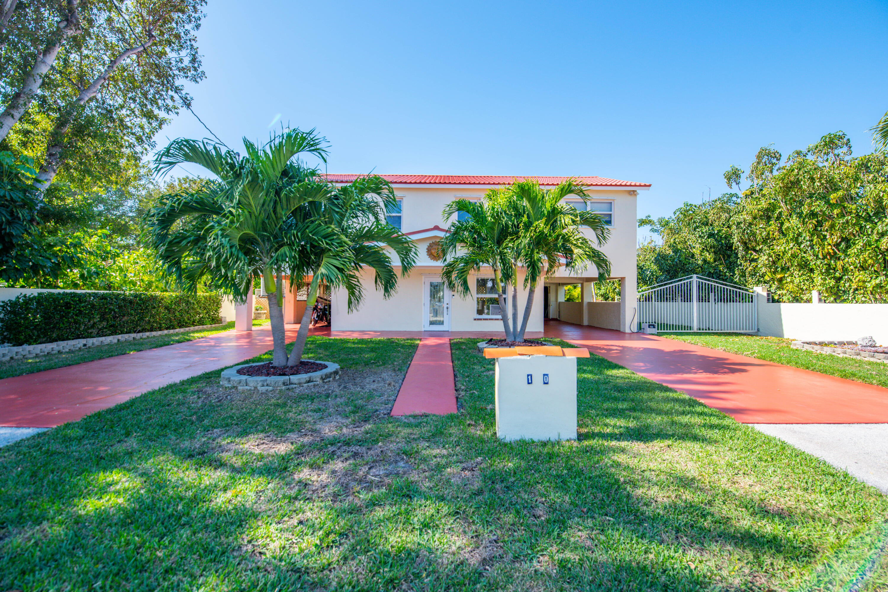 10 Cactus Drive