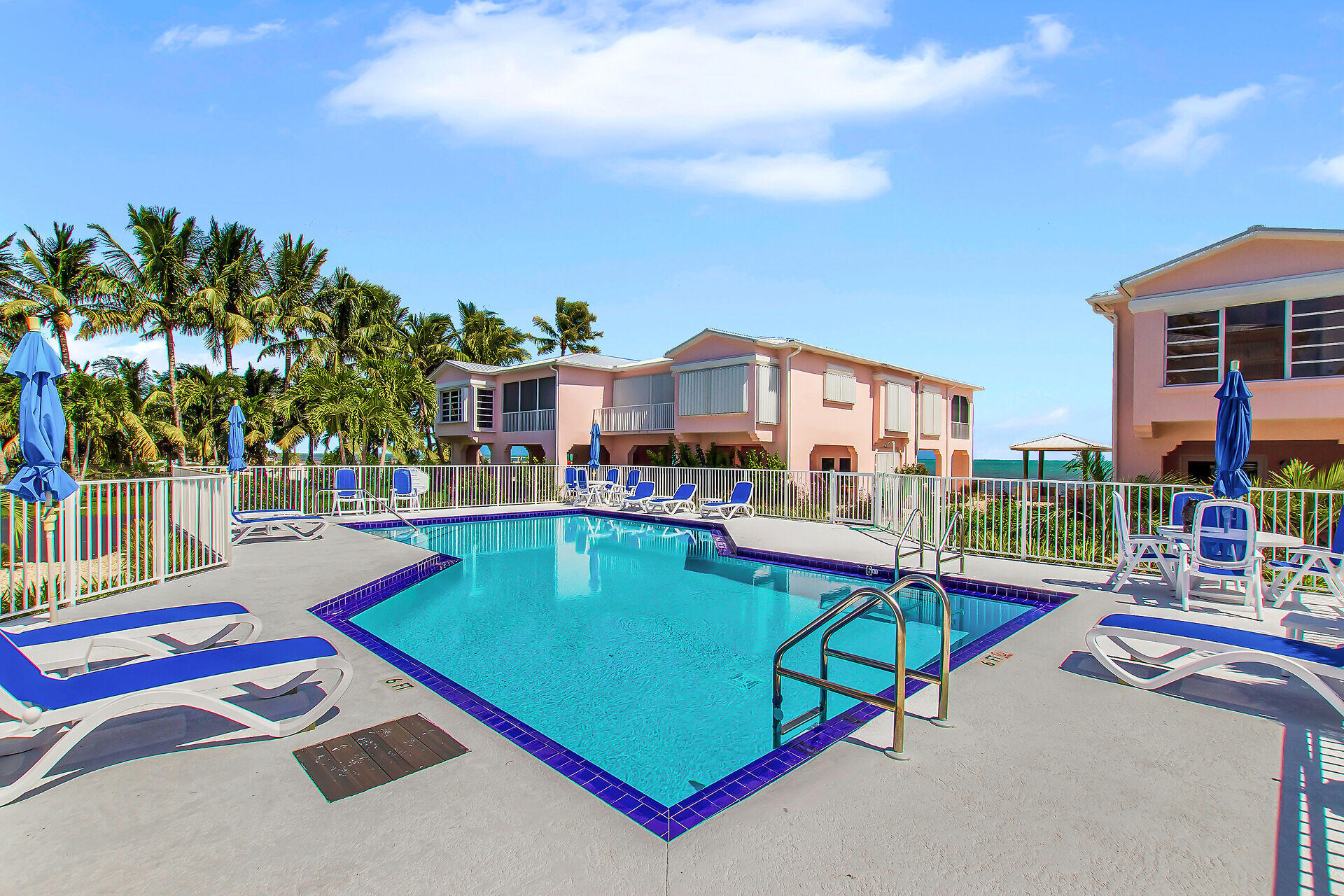 117 Coco Plum Drive Unit: 14