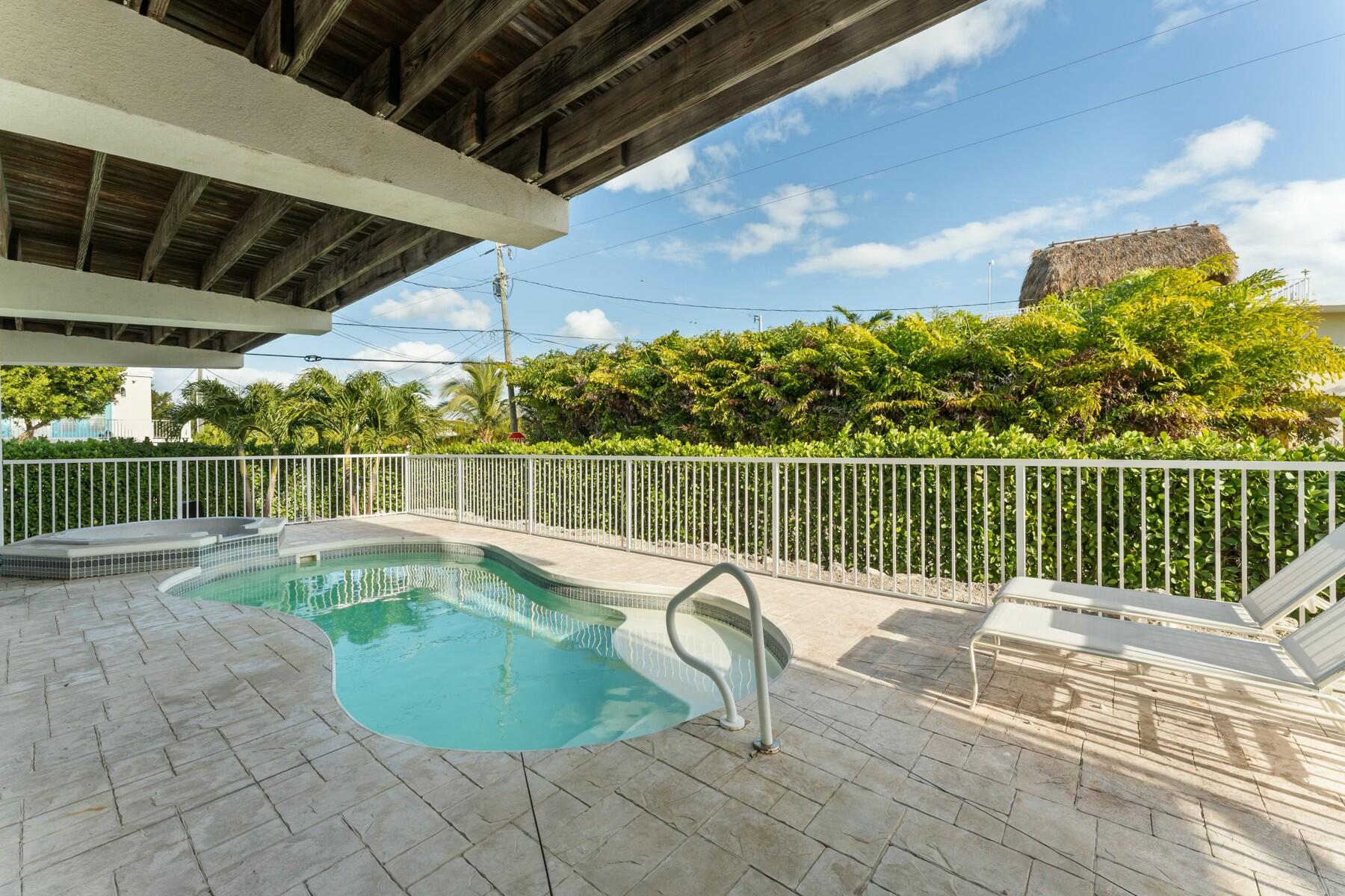 1010 Snapper Lane