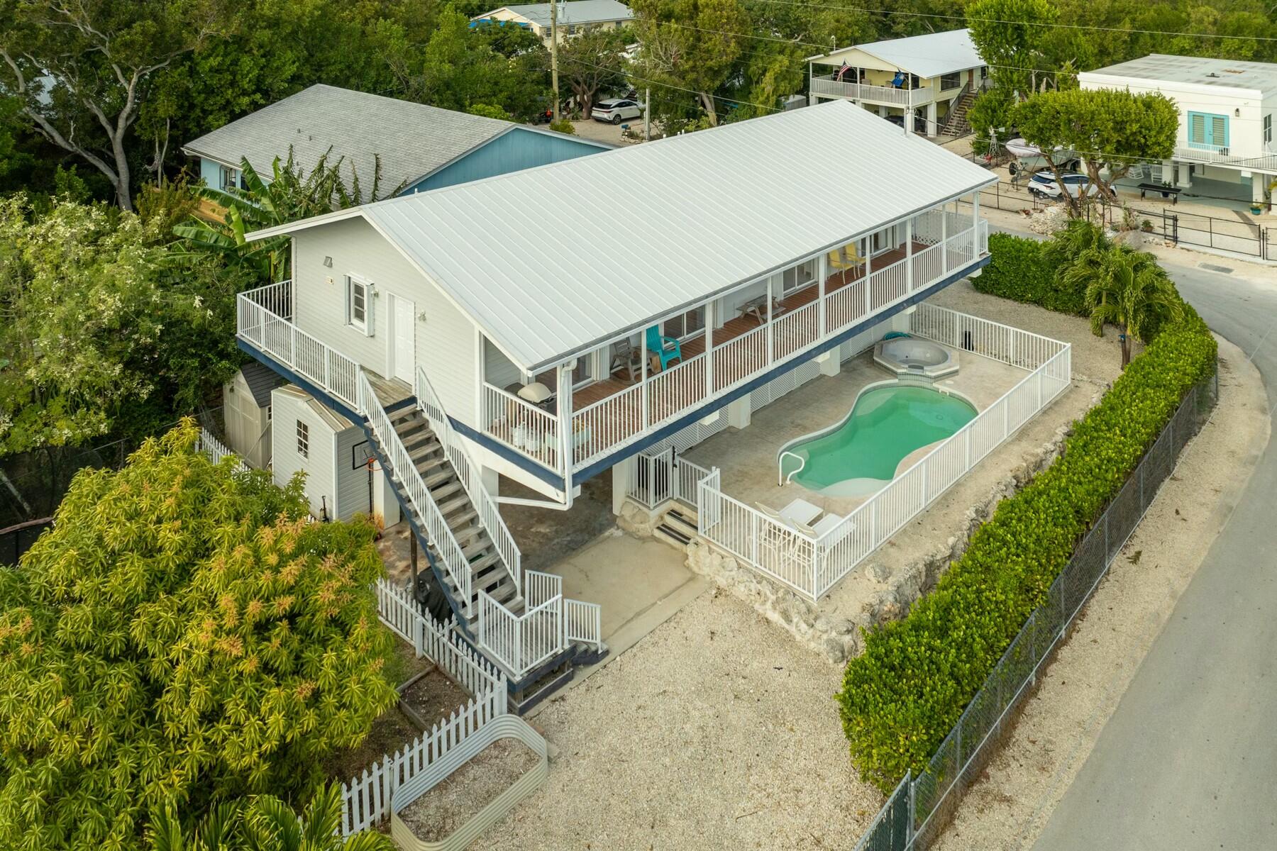 1010 Snapper Lane