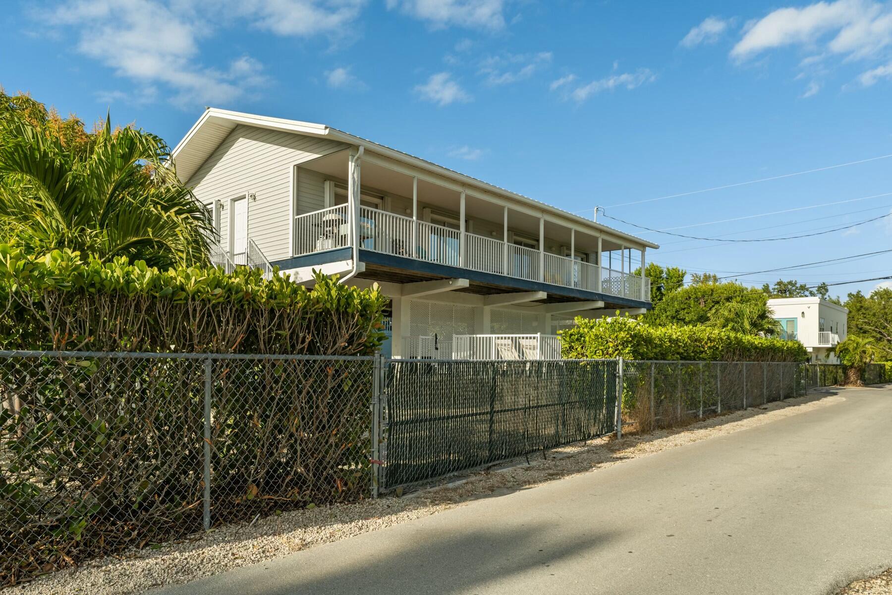 1010 Snapper Lane