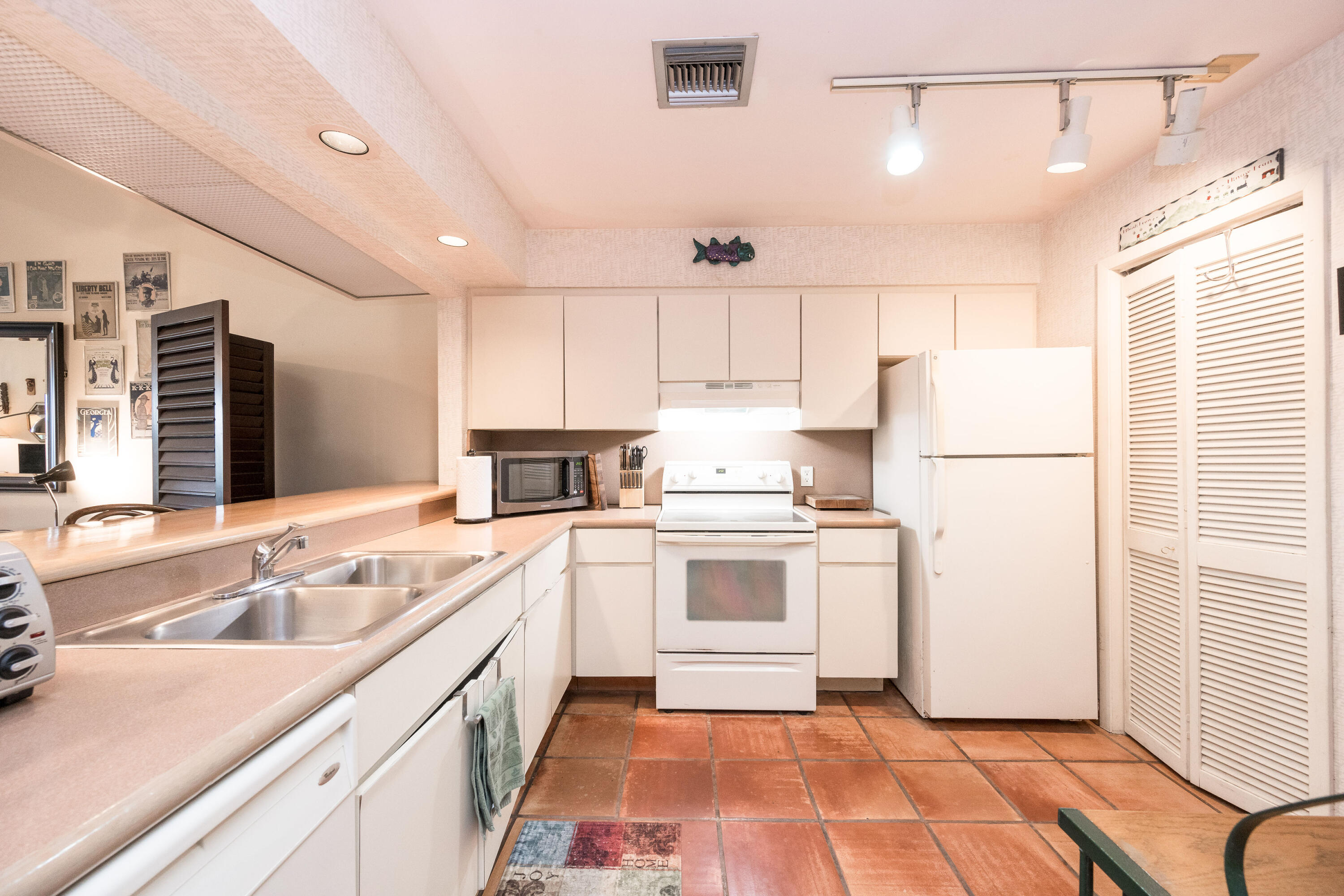 1411 Sun Terrace