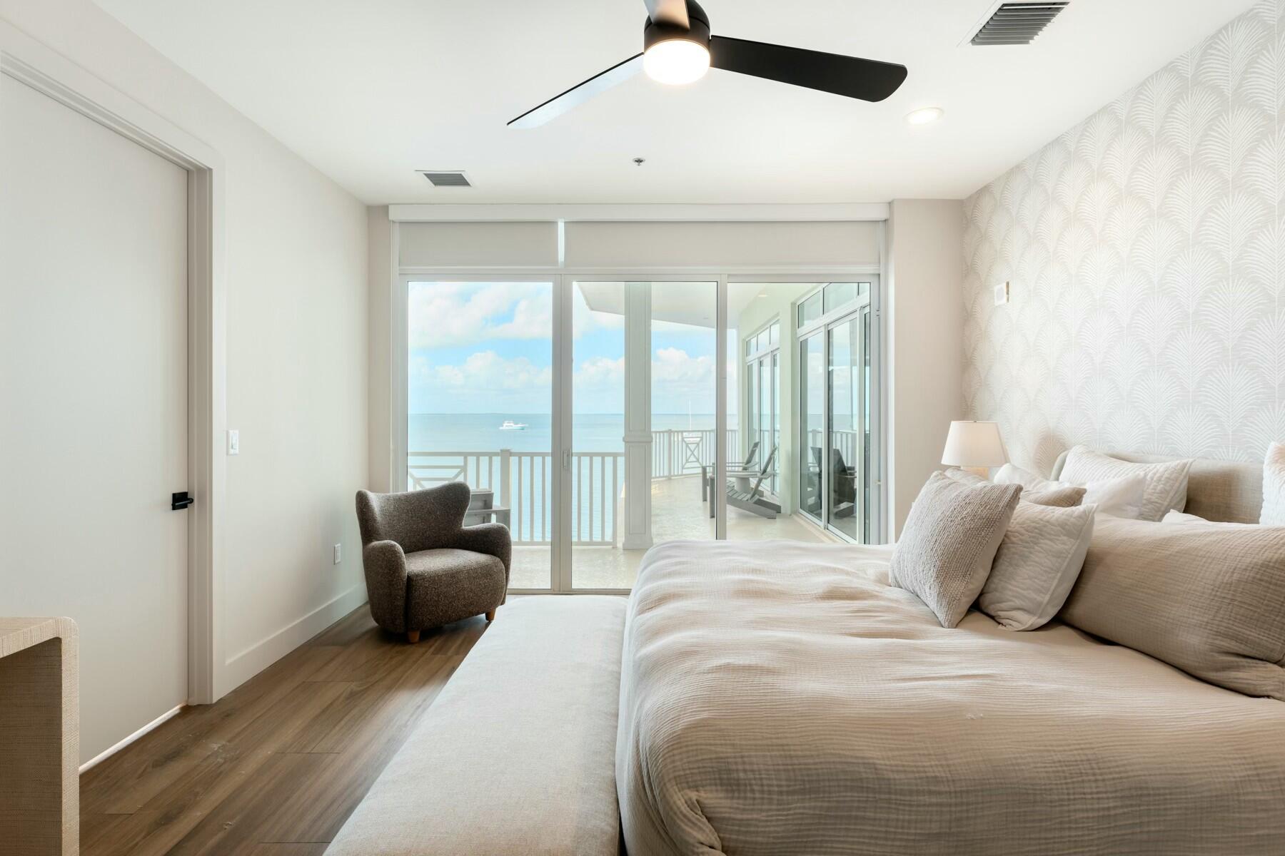 104000 Overseas Highway Unit: 5