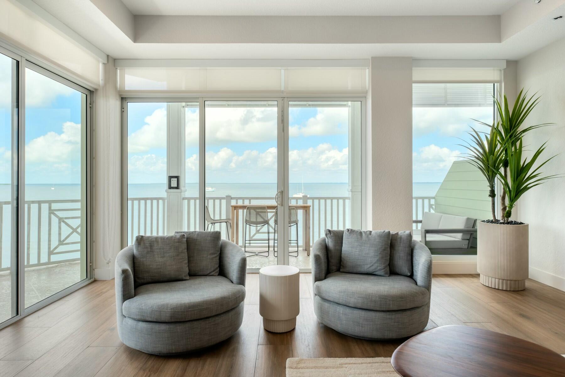 104000 Overseas Highway Unit: 5