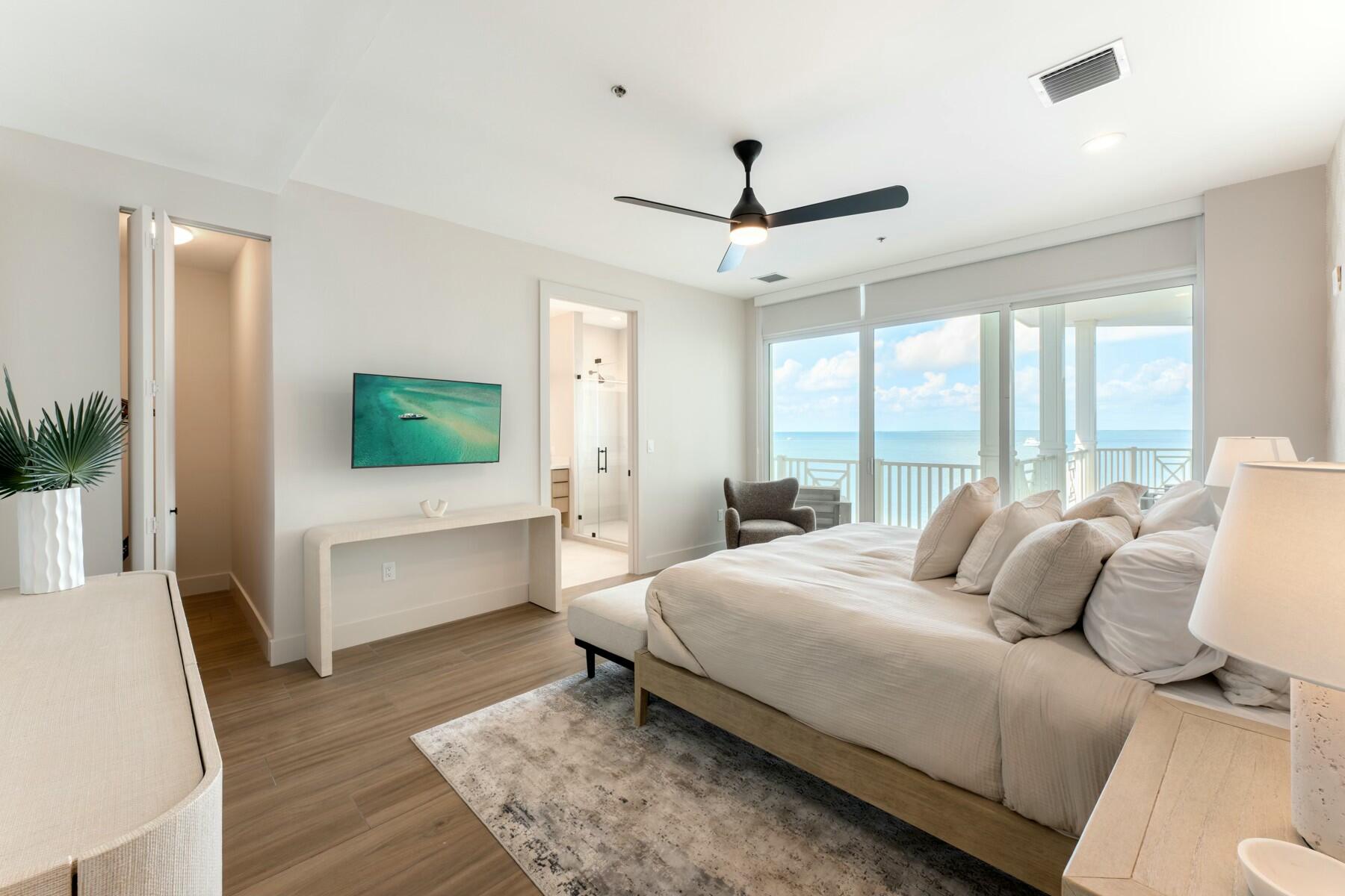 104000 Overseas Highway Unit: 5