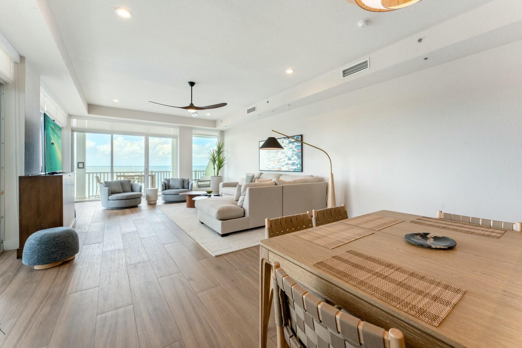 104000 Overseas Highway Unit: 5