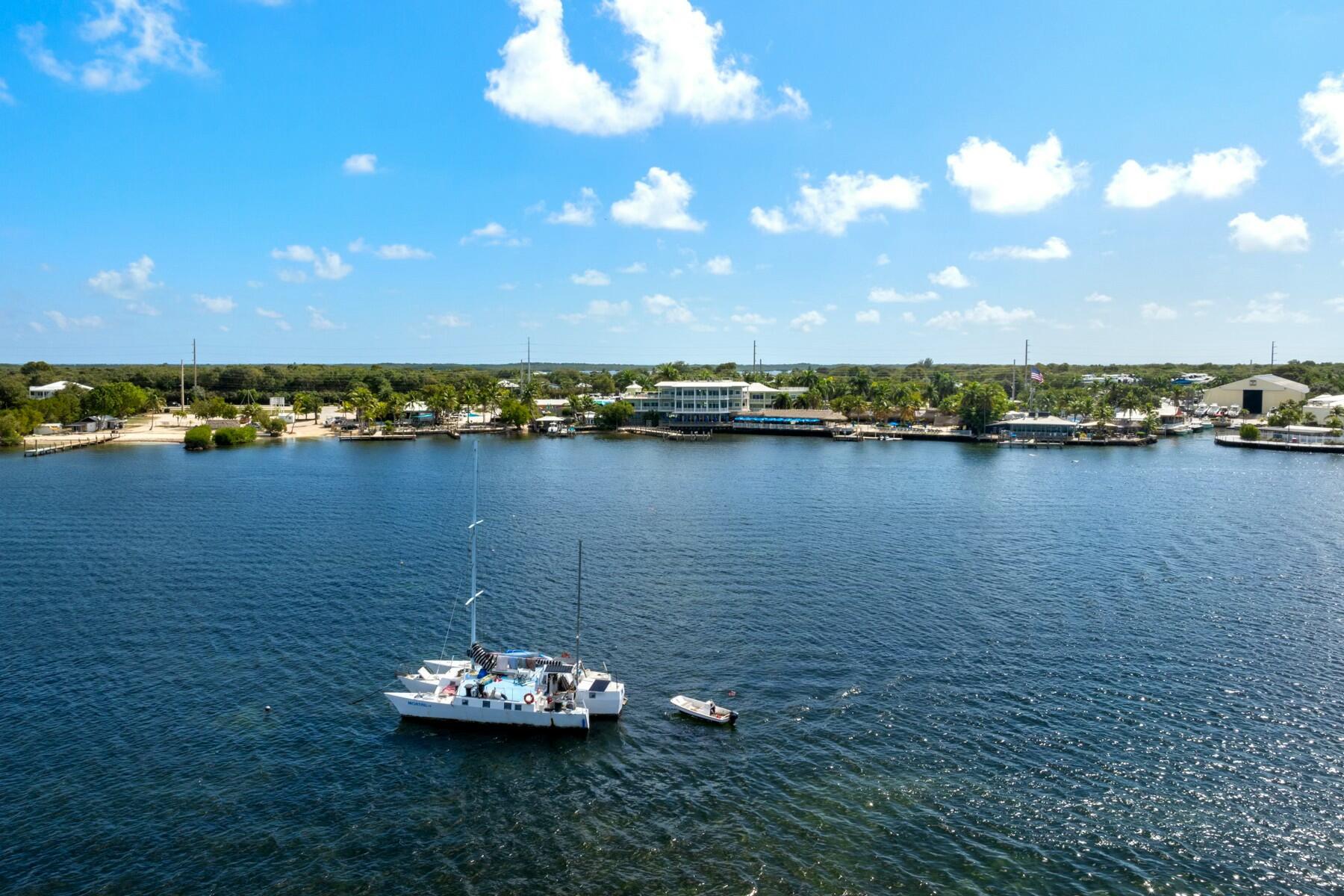 104000 Overseas Highway Unit: 5