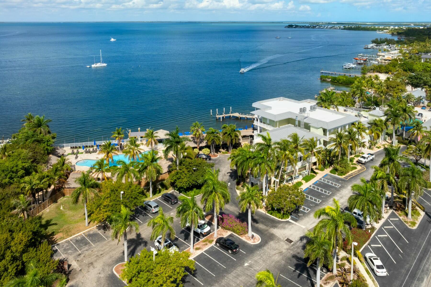 104000 Overseas Highway Unit: 5