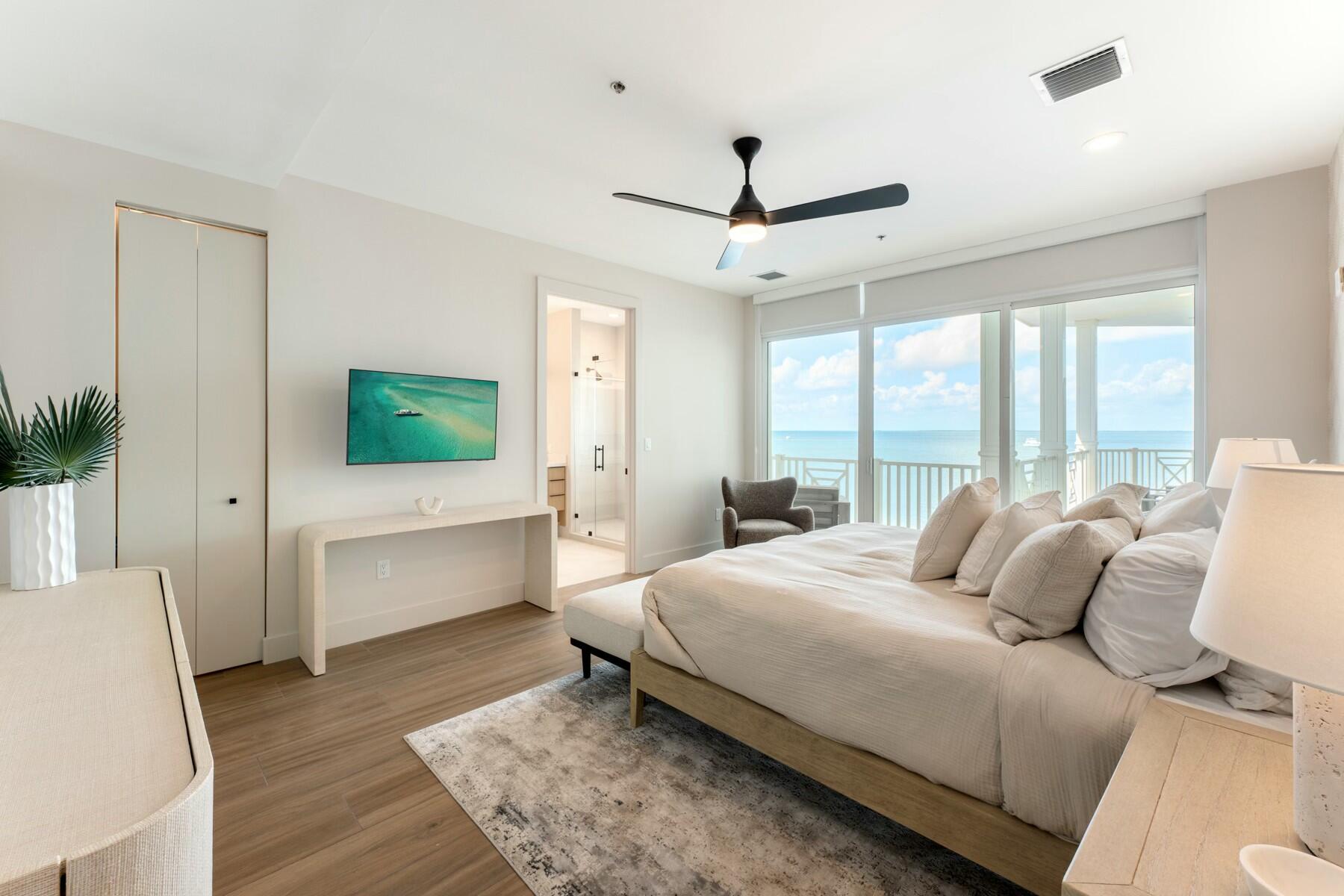 104000 Overseas Highway Unit: 5