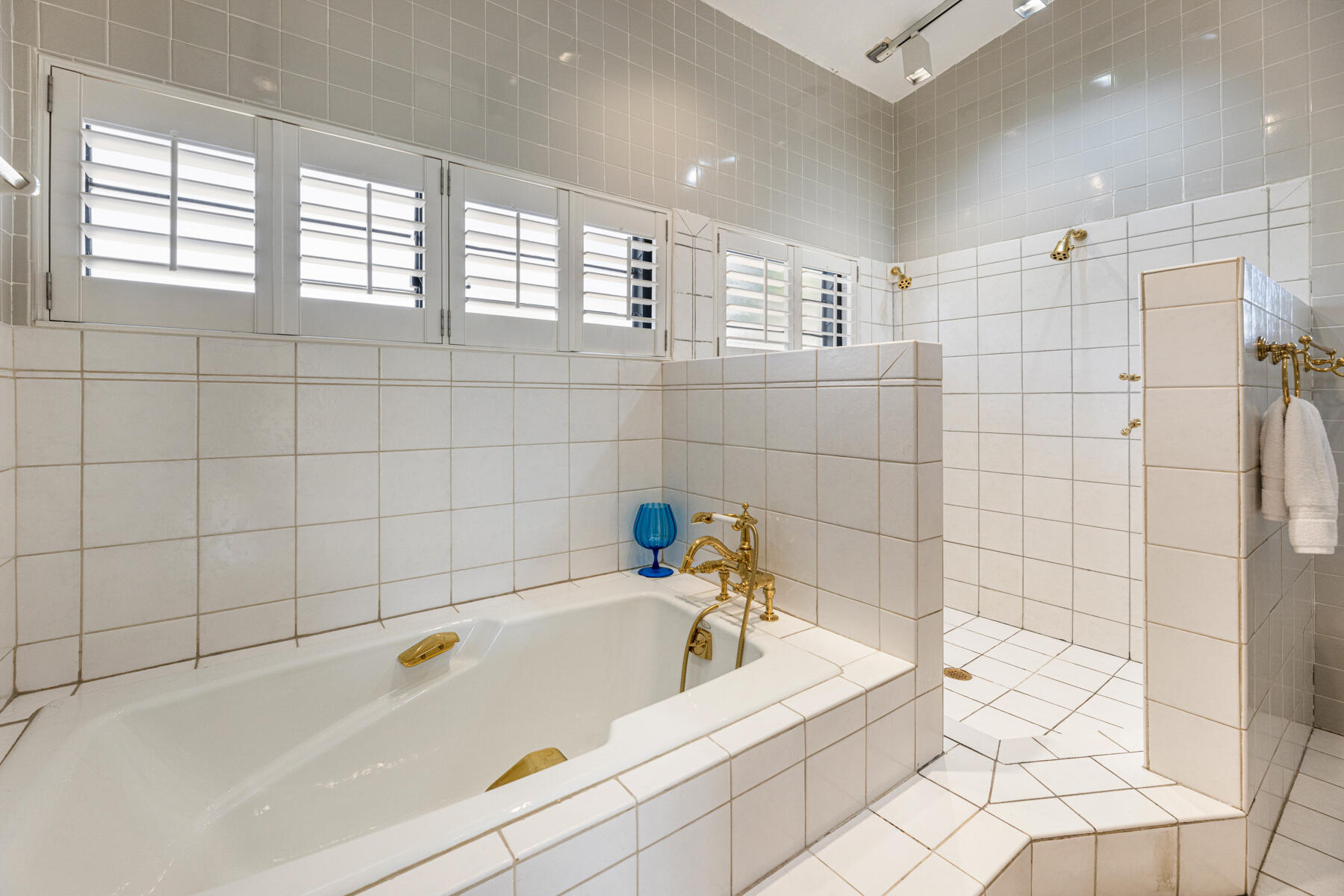 120 Pirates Cove Drive