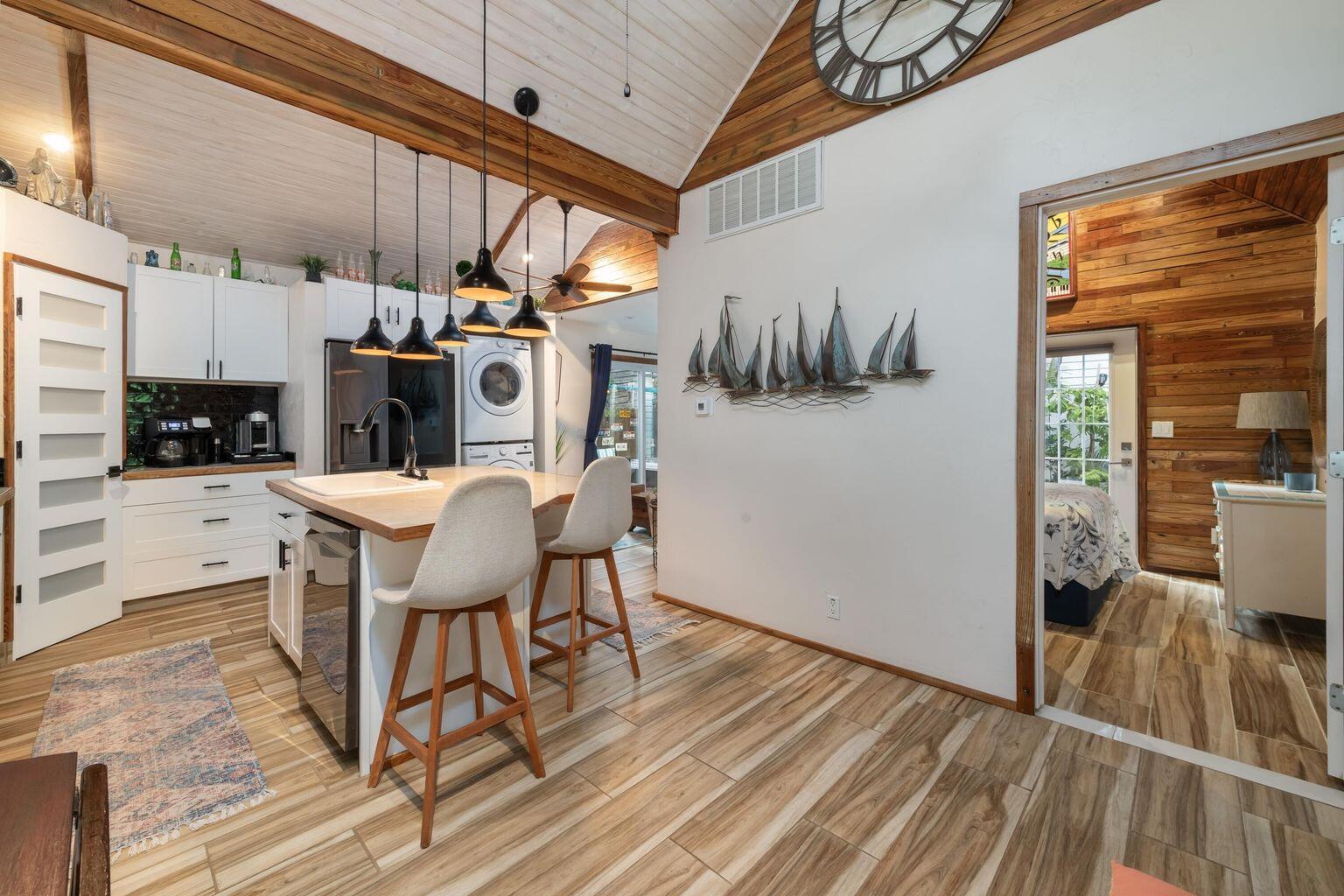 1211 Knowles Lane